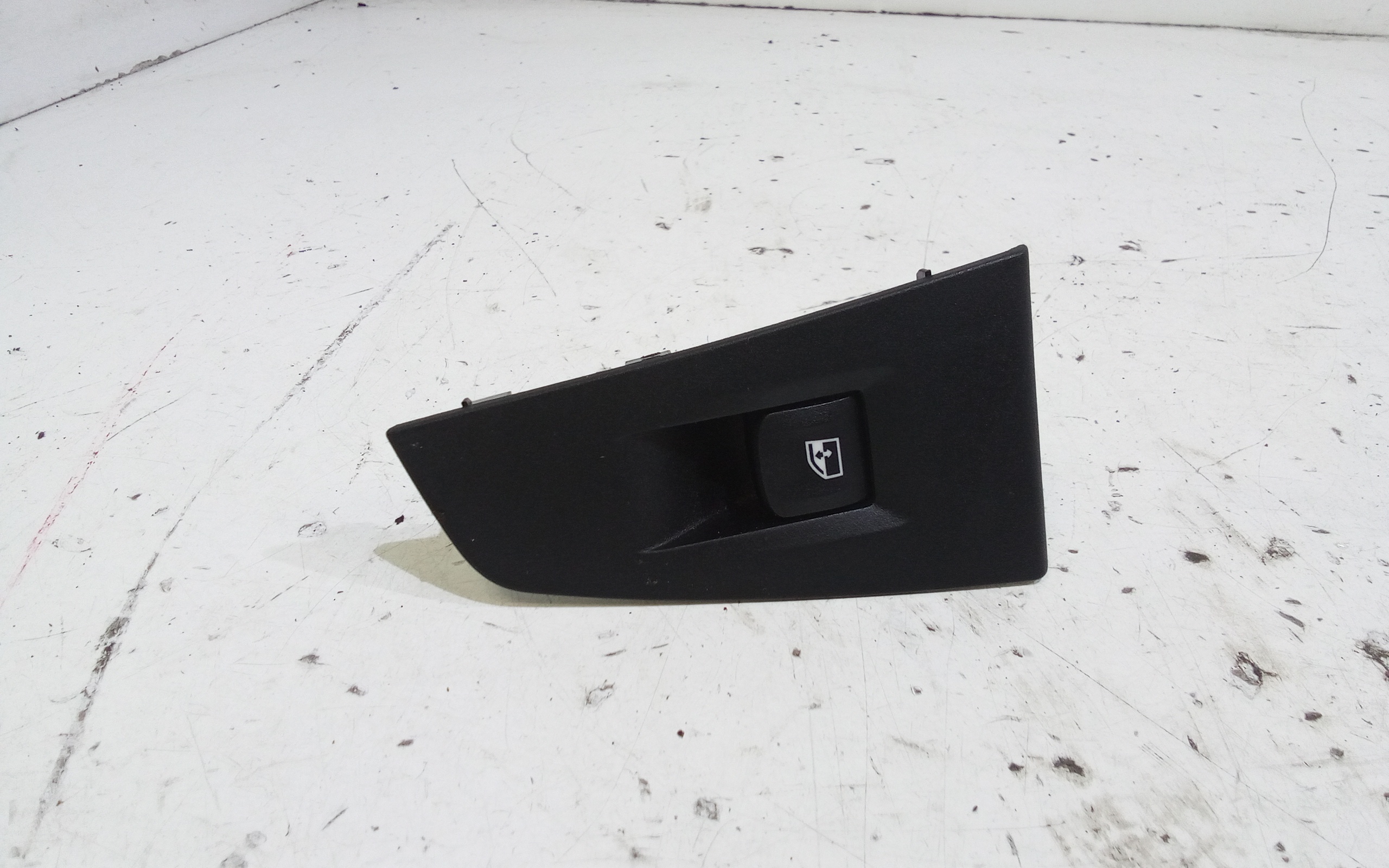 Interruttore Alzacristalli Porta Post. Destro 61317950756 Usato