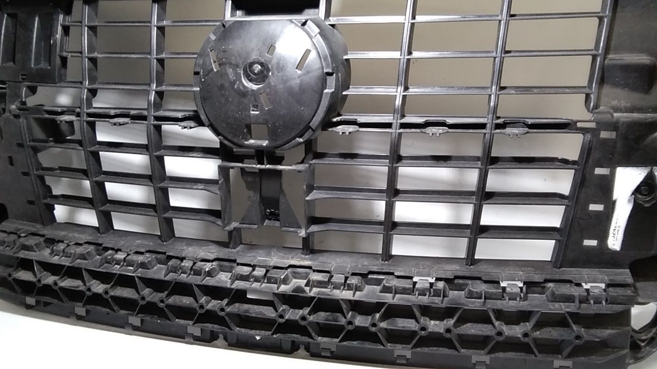 Griglia Paraurti Ant. 7E5853678A9B9 Usato