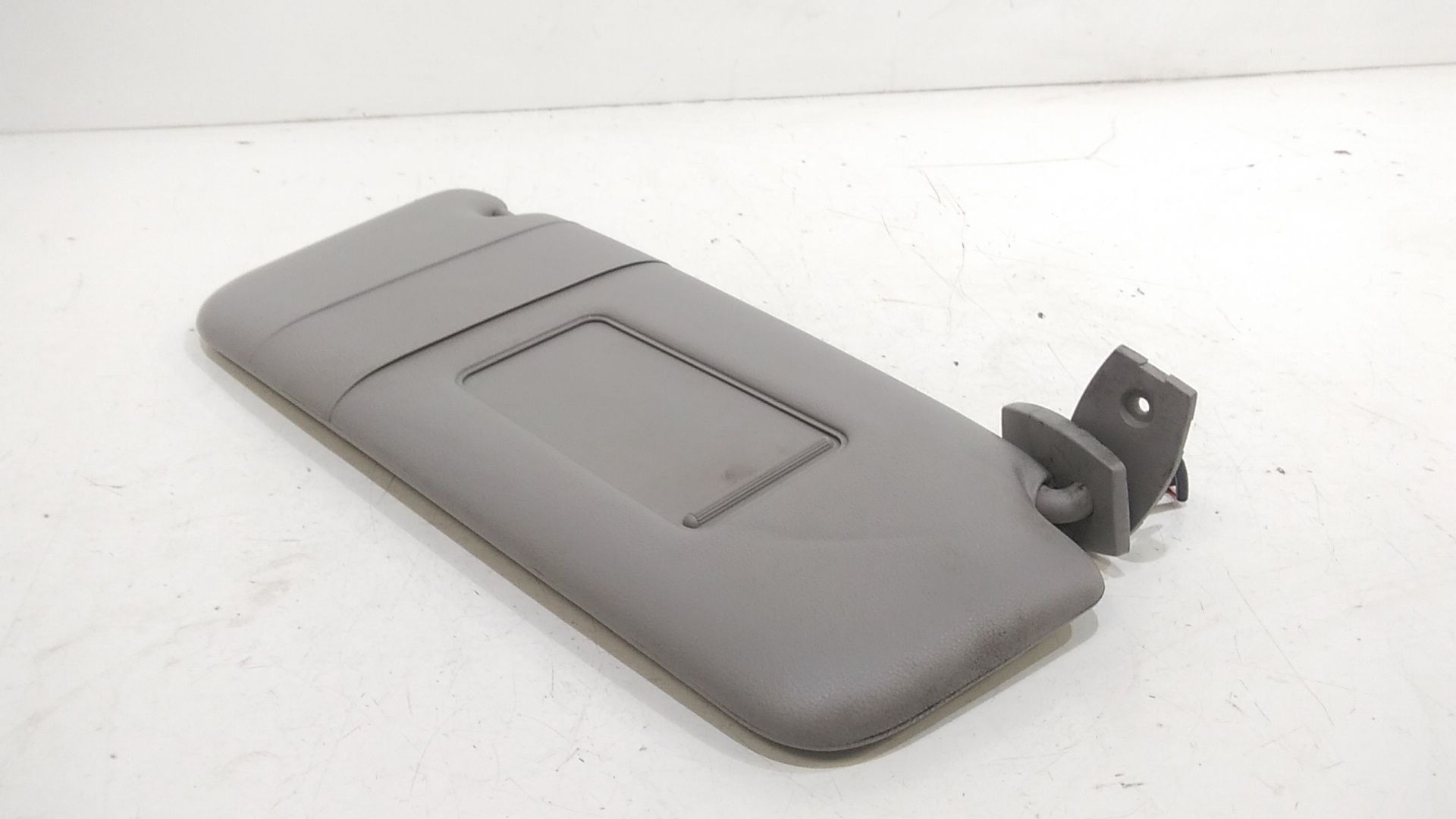 Aletta Parasole Parabrezza Destro 51167069754 Usato