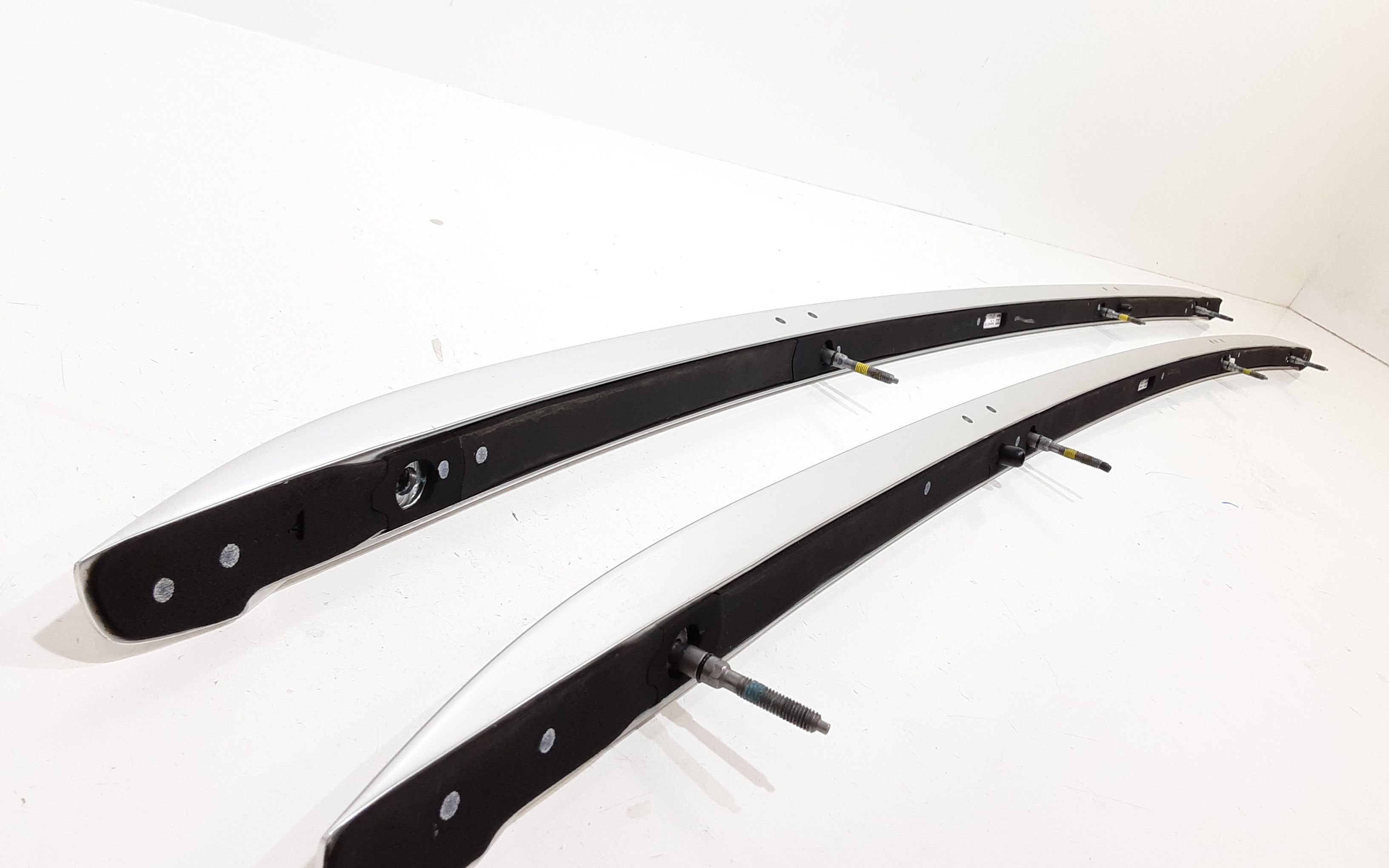 Barre Portatutto Per Mancorrente Tetto Destro + Barre Portatutto Per Mancorrente Tetto Sinistro Usato