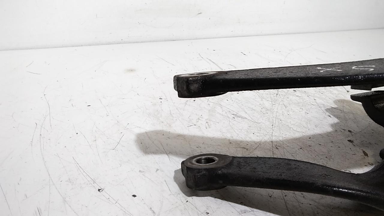 Supporto Sup. Ammortizzatore Ant. Destro , Supporto Sup. Ammortizzatore Ant. Sinistro Usato