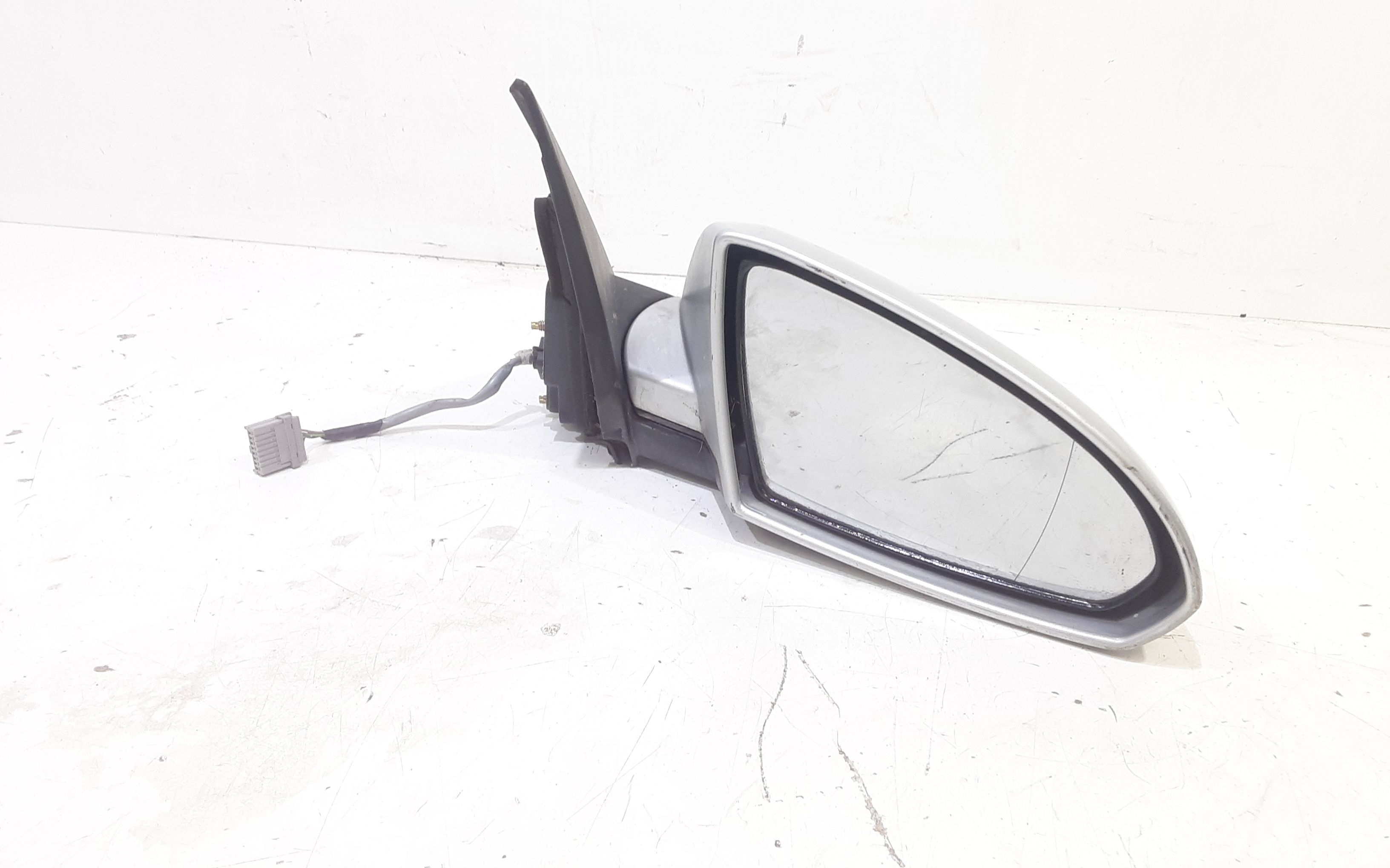 Retrovisore Est. Destro 963012F025 Usato