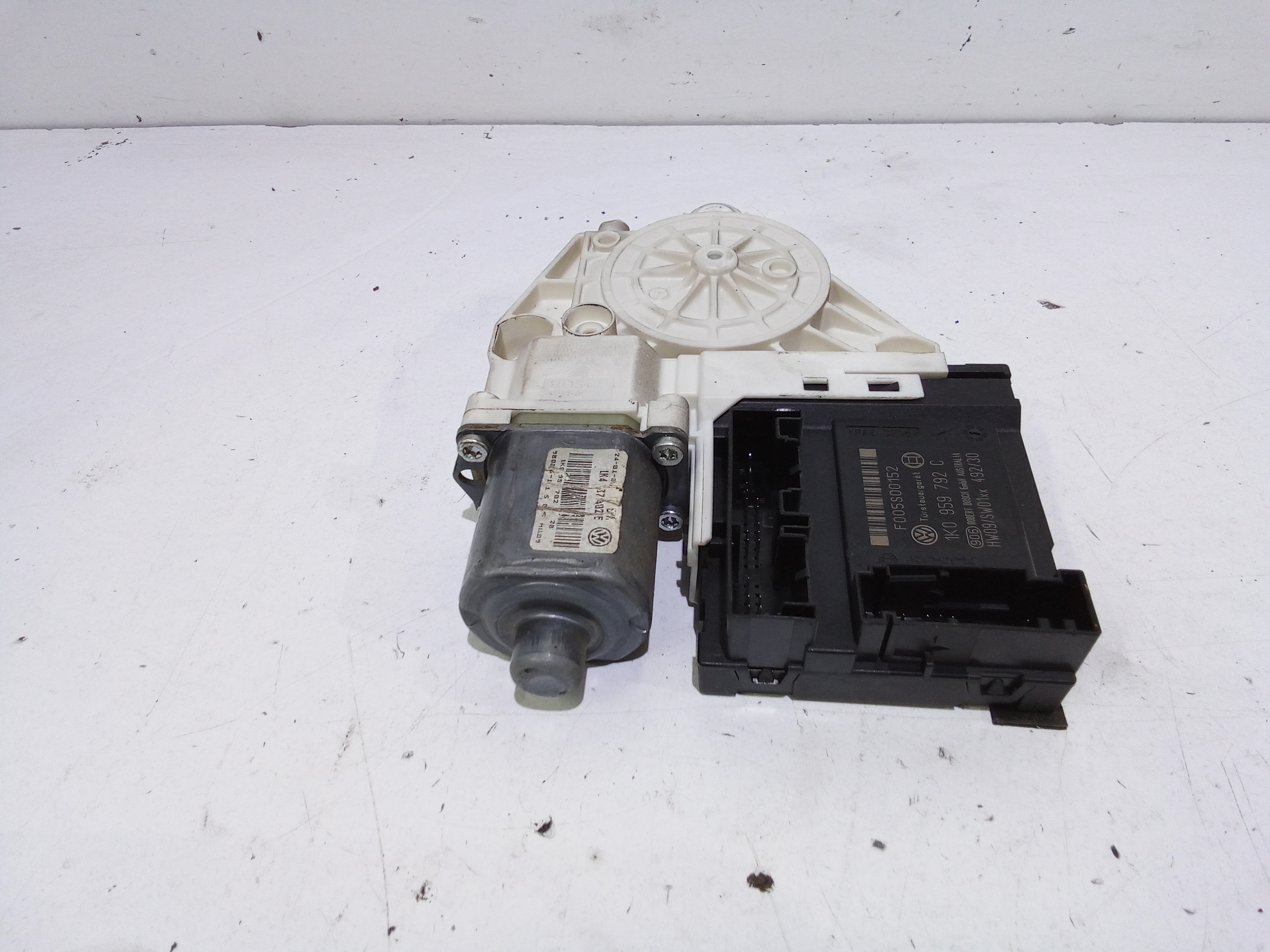 Motorino Alzacristallo Porta Ant. Destro 5K0959702AZ07 Usato