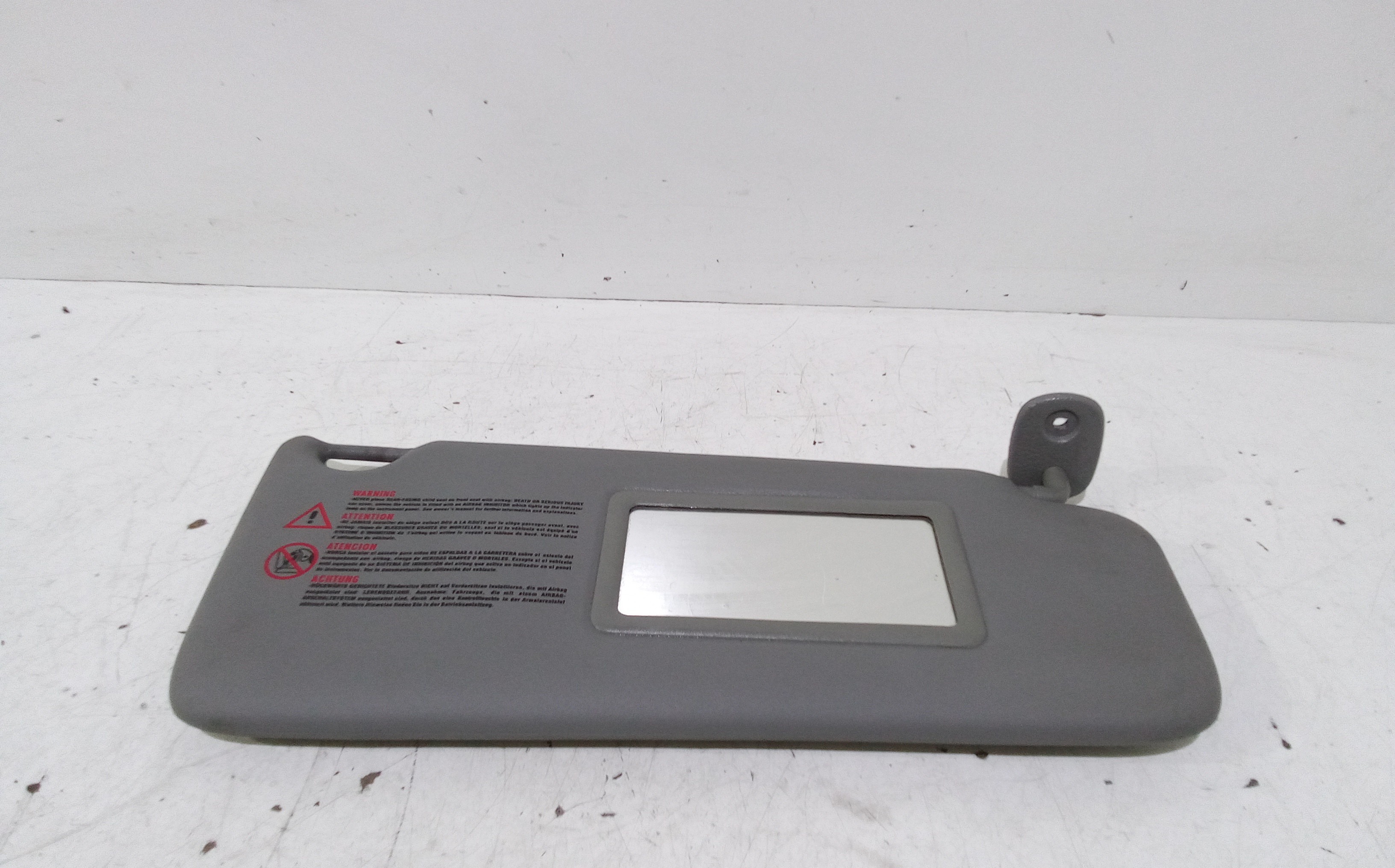 Aletta Parasole Parabrezza Destro 8200240038 Usato