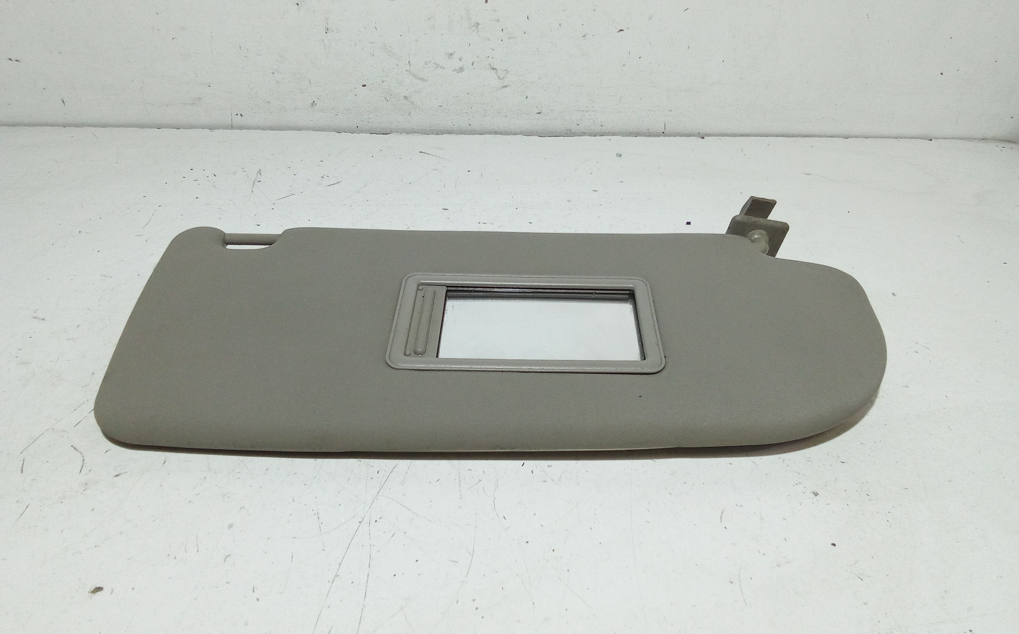 Aletta Parasole Parabrezza Destro 735314225 Usato