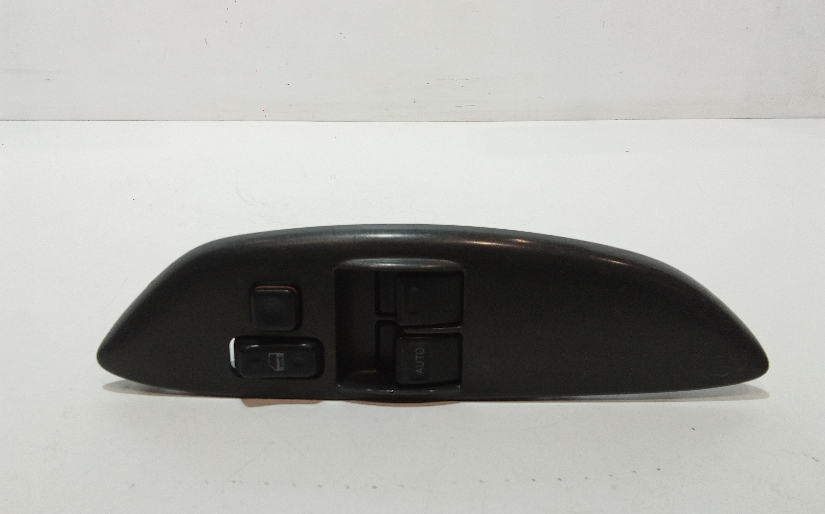 Interruttore Alzacristalli Porta Ant. Sinistro 8482010100 Usato