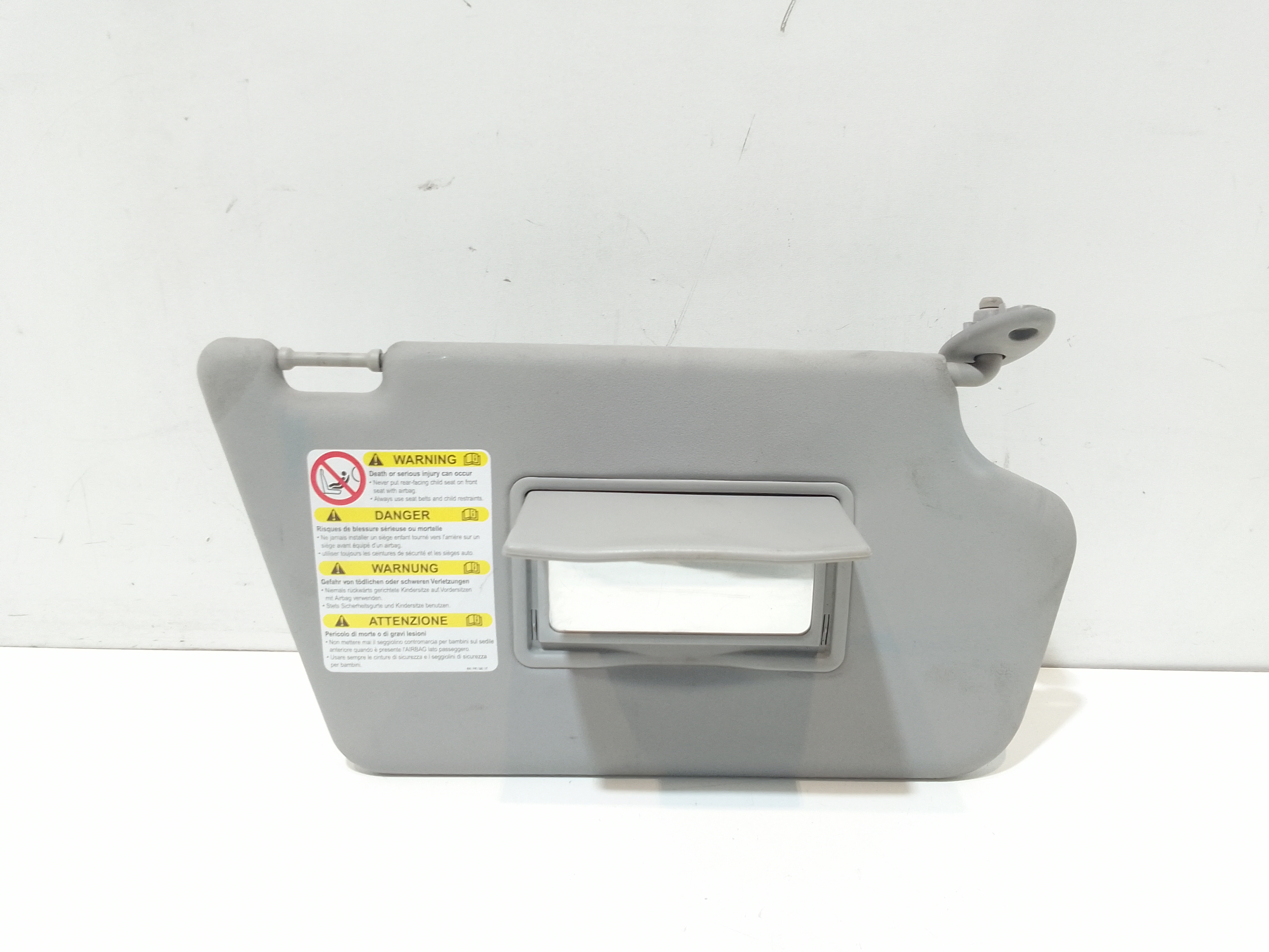 Aletta Parasole Parabrezza Destro DD106927094 Usato