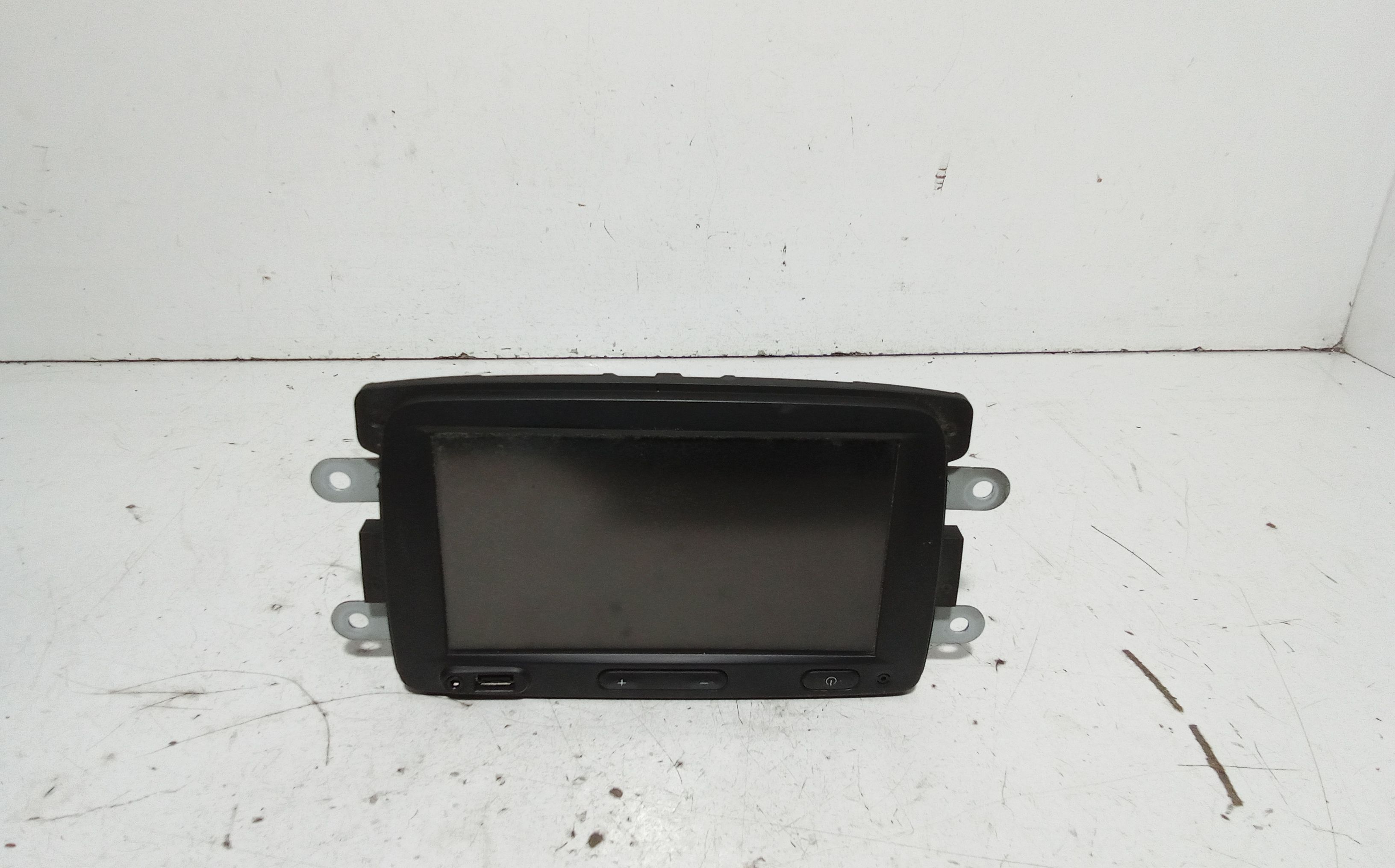 Radio C/sistema Di Navigatore Satellitare Usato