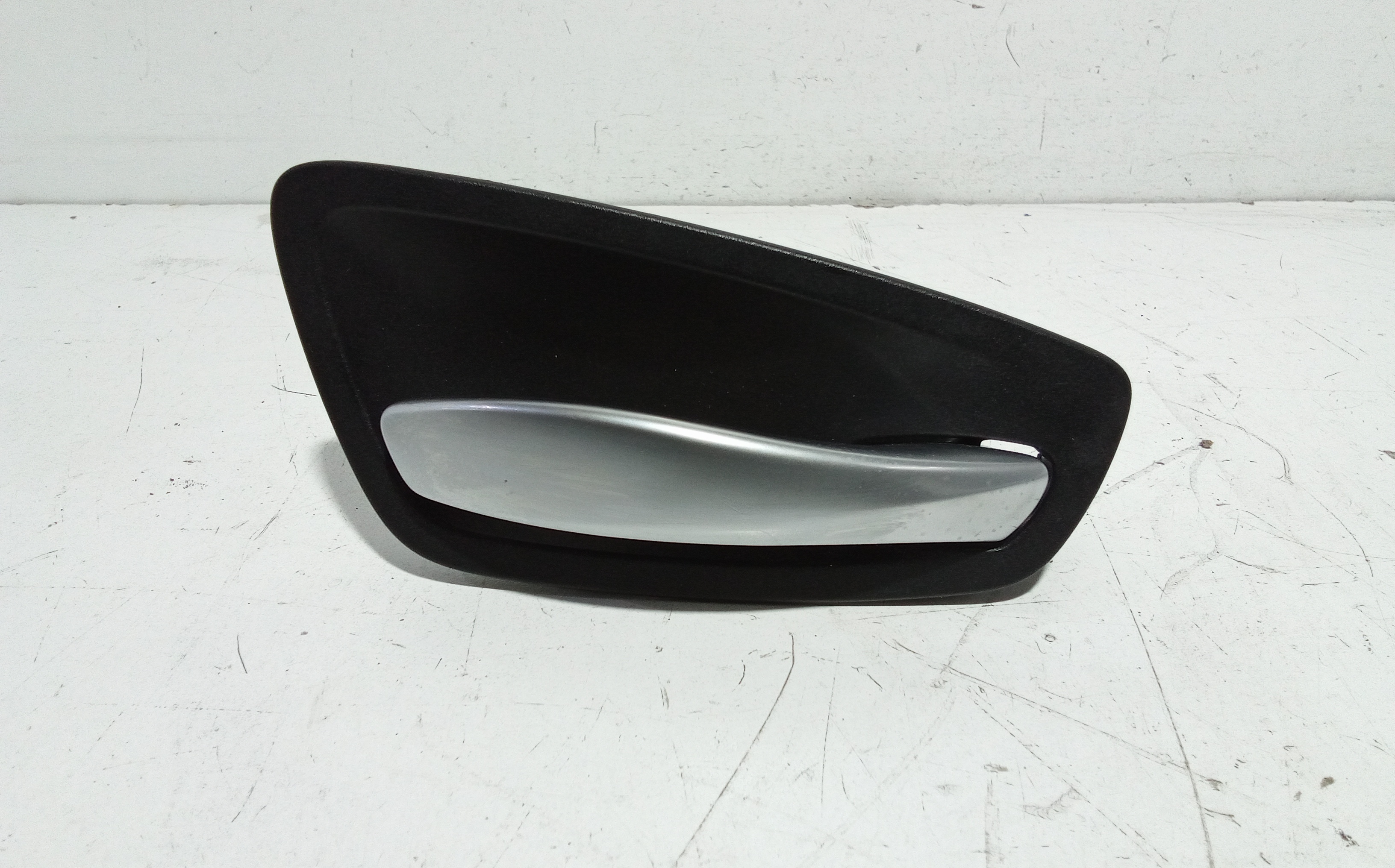 Maniglia Int. Apertura Porta Ant. Destro Usato