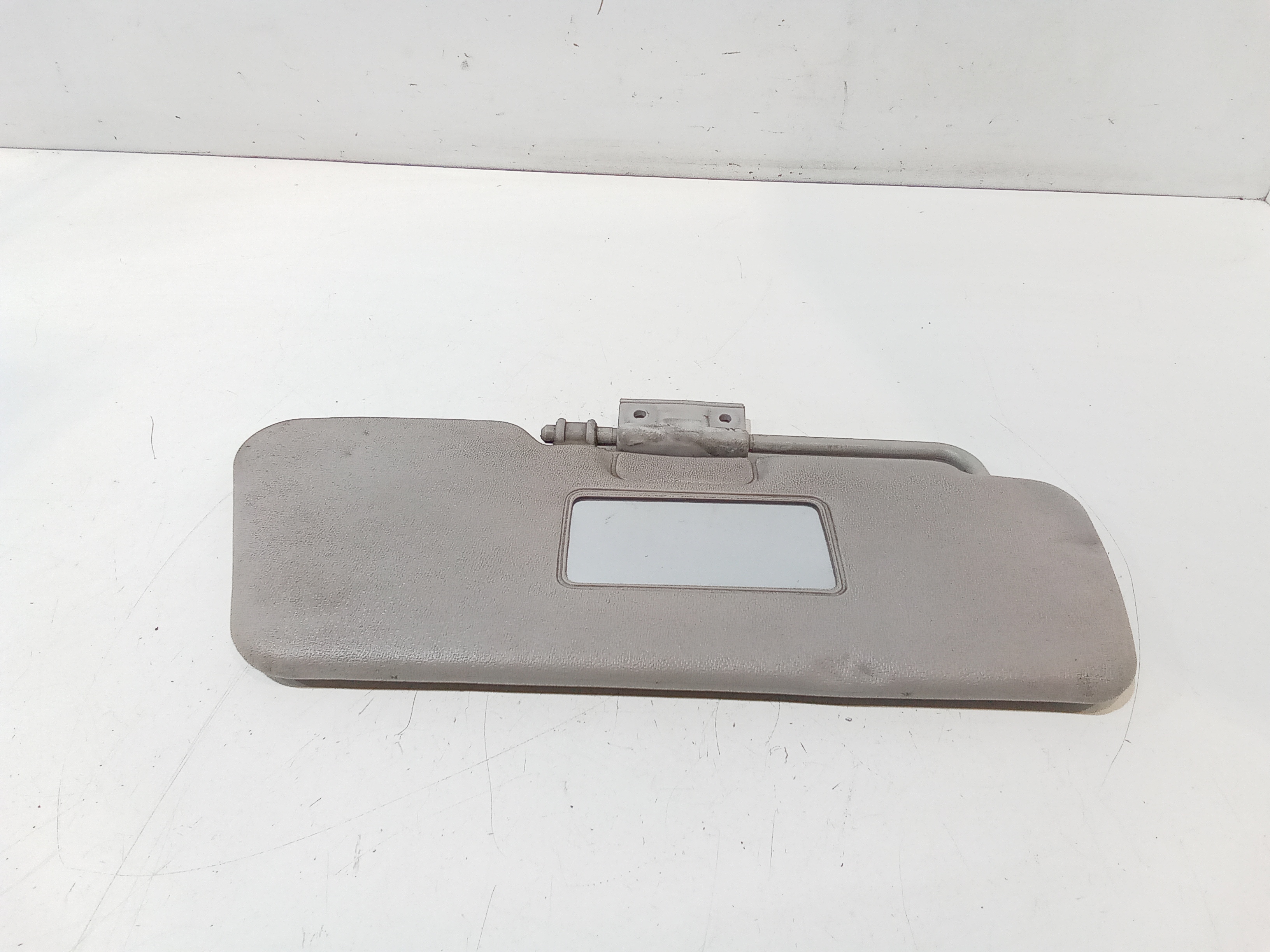 Aletta Parasole Parabrezza Destro 735244339 Usato