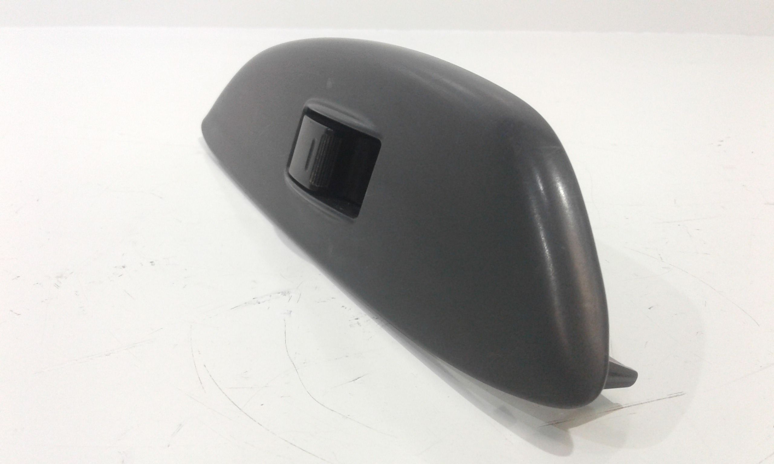 Interruttore Alzacristalli Porta Ant. Destro 8481012080 Usato