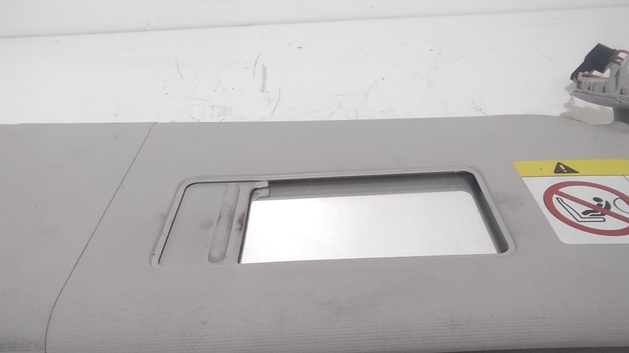 Aletta Parasole Parabrezza Destro 7E5857552B2G5 Usato