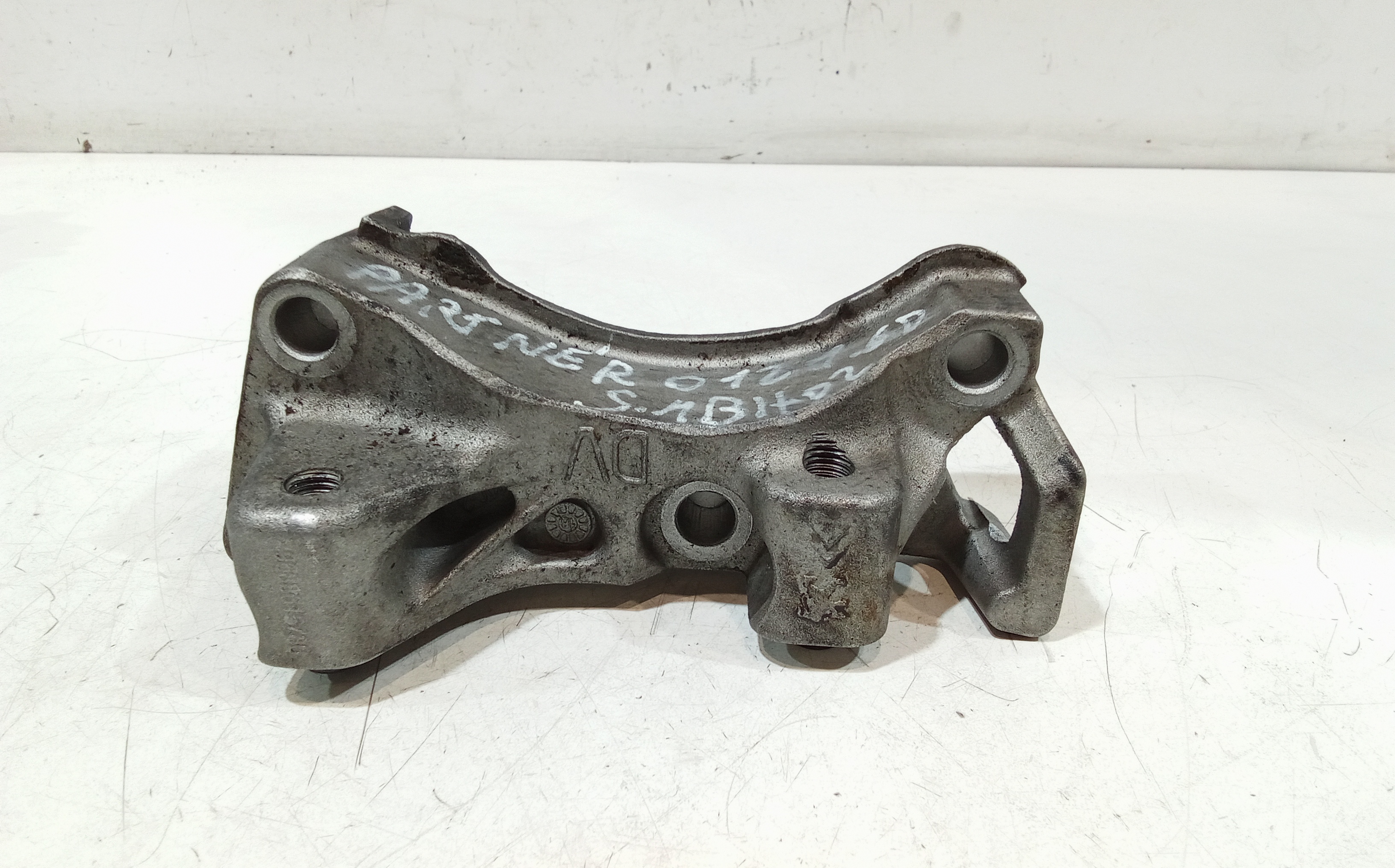 Piastra Alloggiamento Supporto Motore (Con Eventuale Bielletta O Tirante Associato) Usato