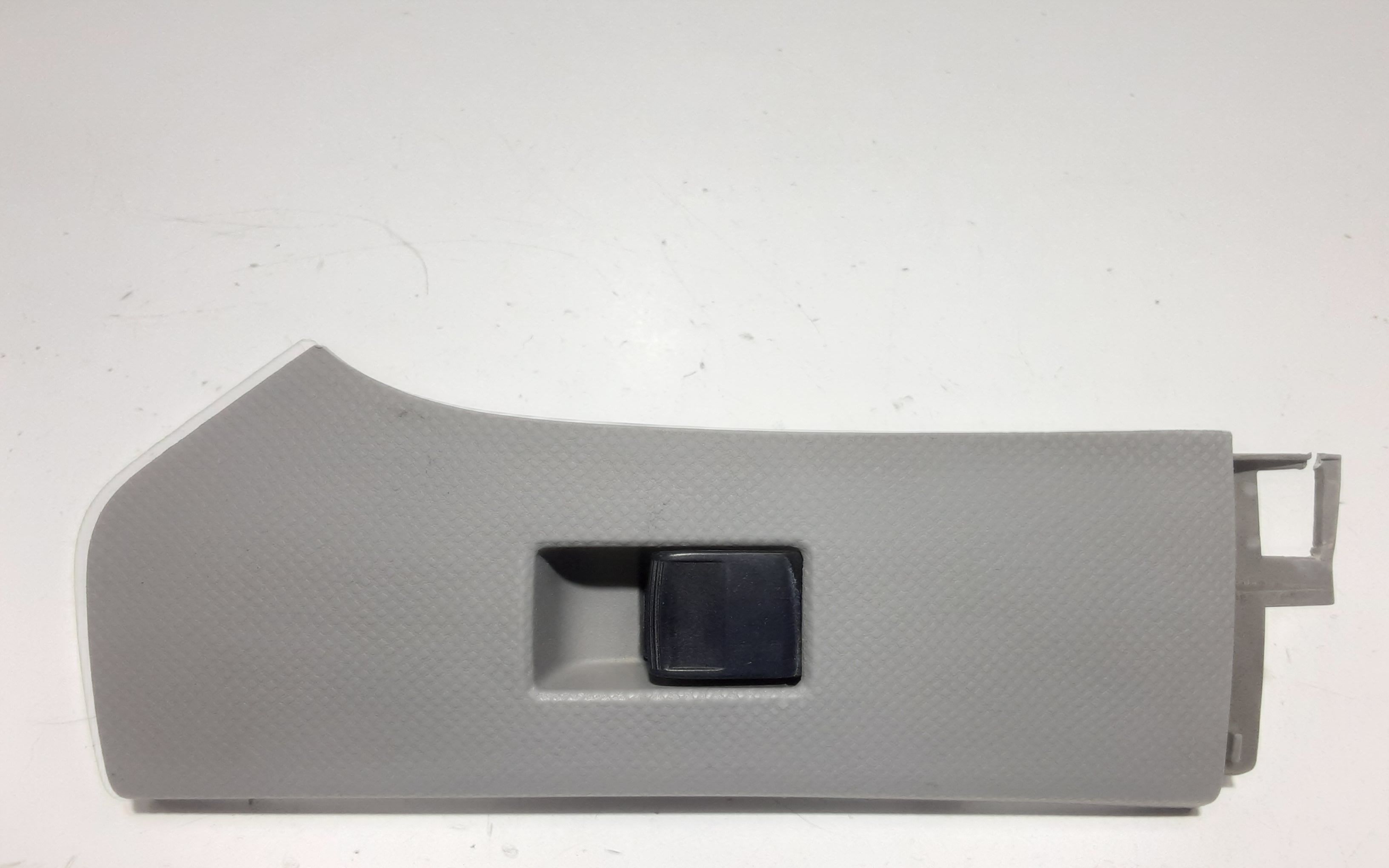 Interruttore Alzacristalli Porta Ant. Destro Usato