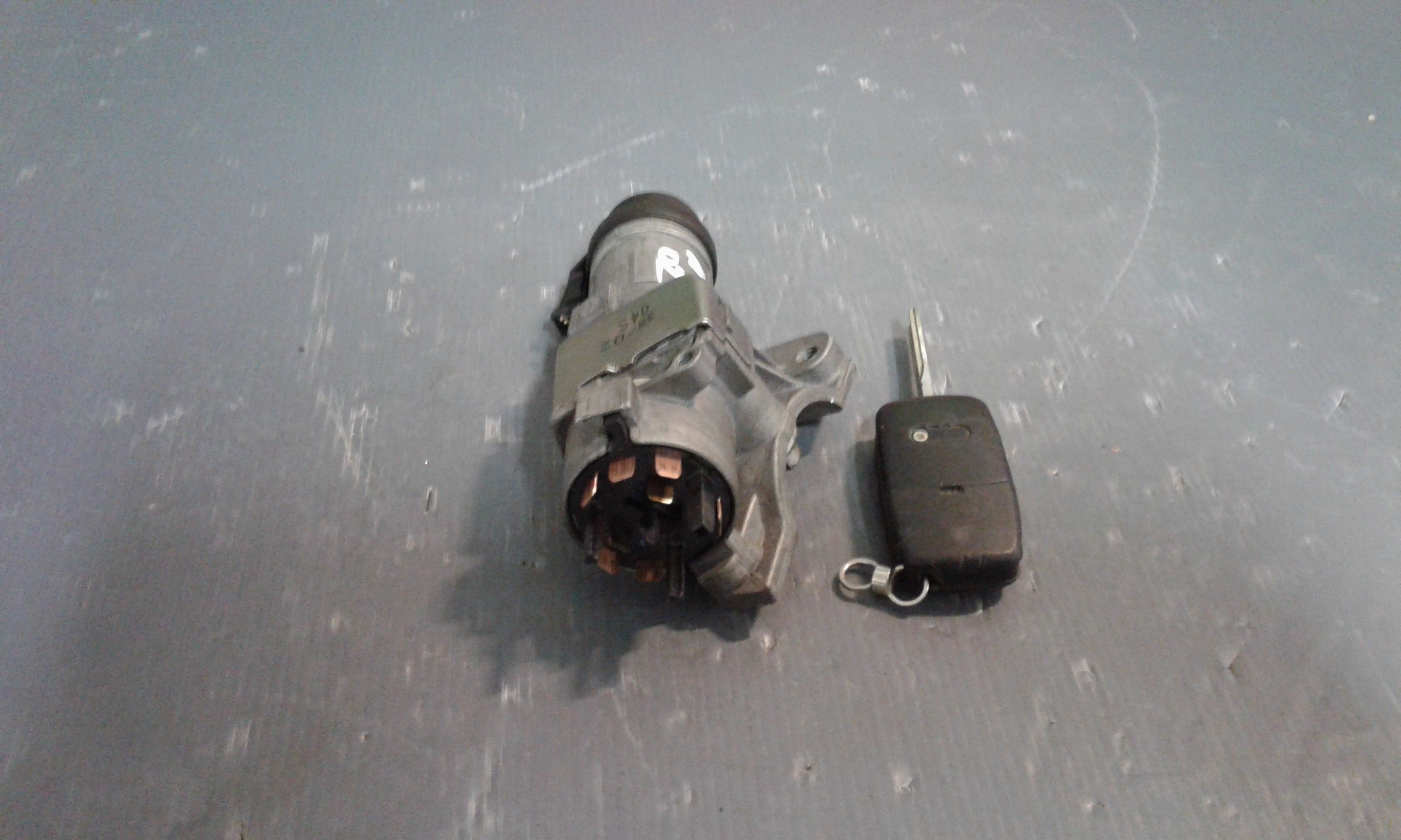 Commutatore Avviamento Con Cilindretti Serrature Usato