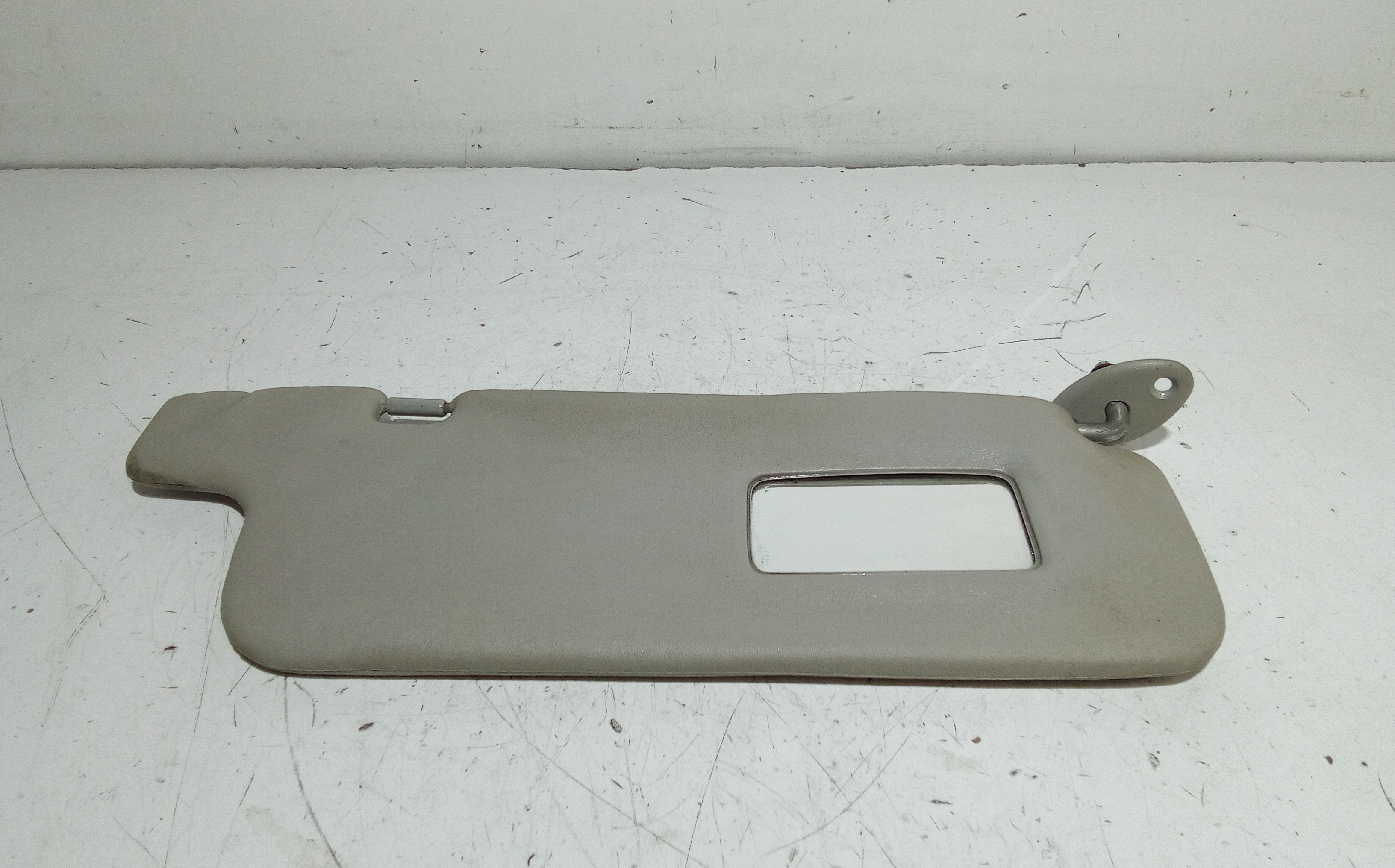 Aletta Parasole Parabrezza Destro 743100D011B0 Usato