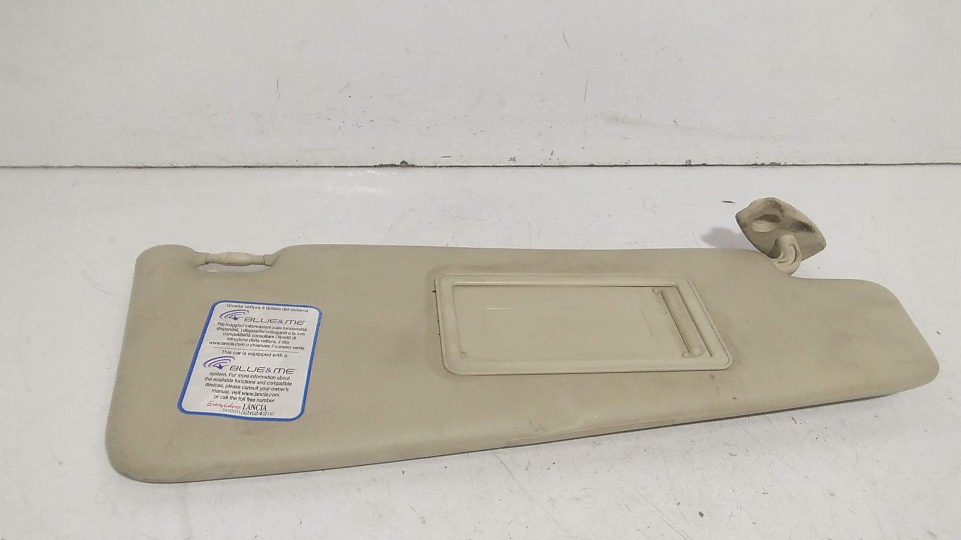 Aletta Parasole Parabrezza Destro 735383410 Usato