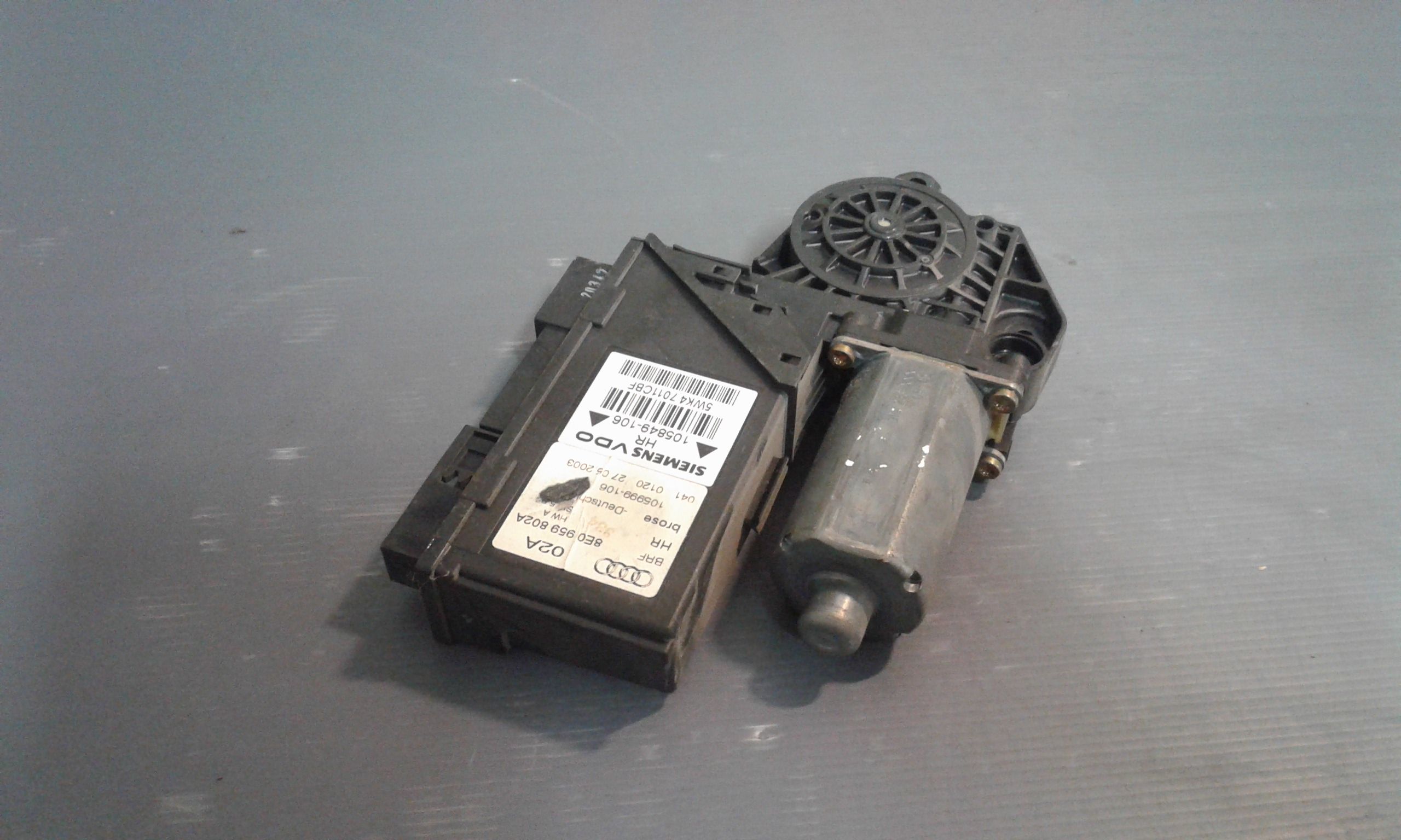 Motorino Alzacristallo Porta Post. Destro 8E0959802E Usato