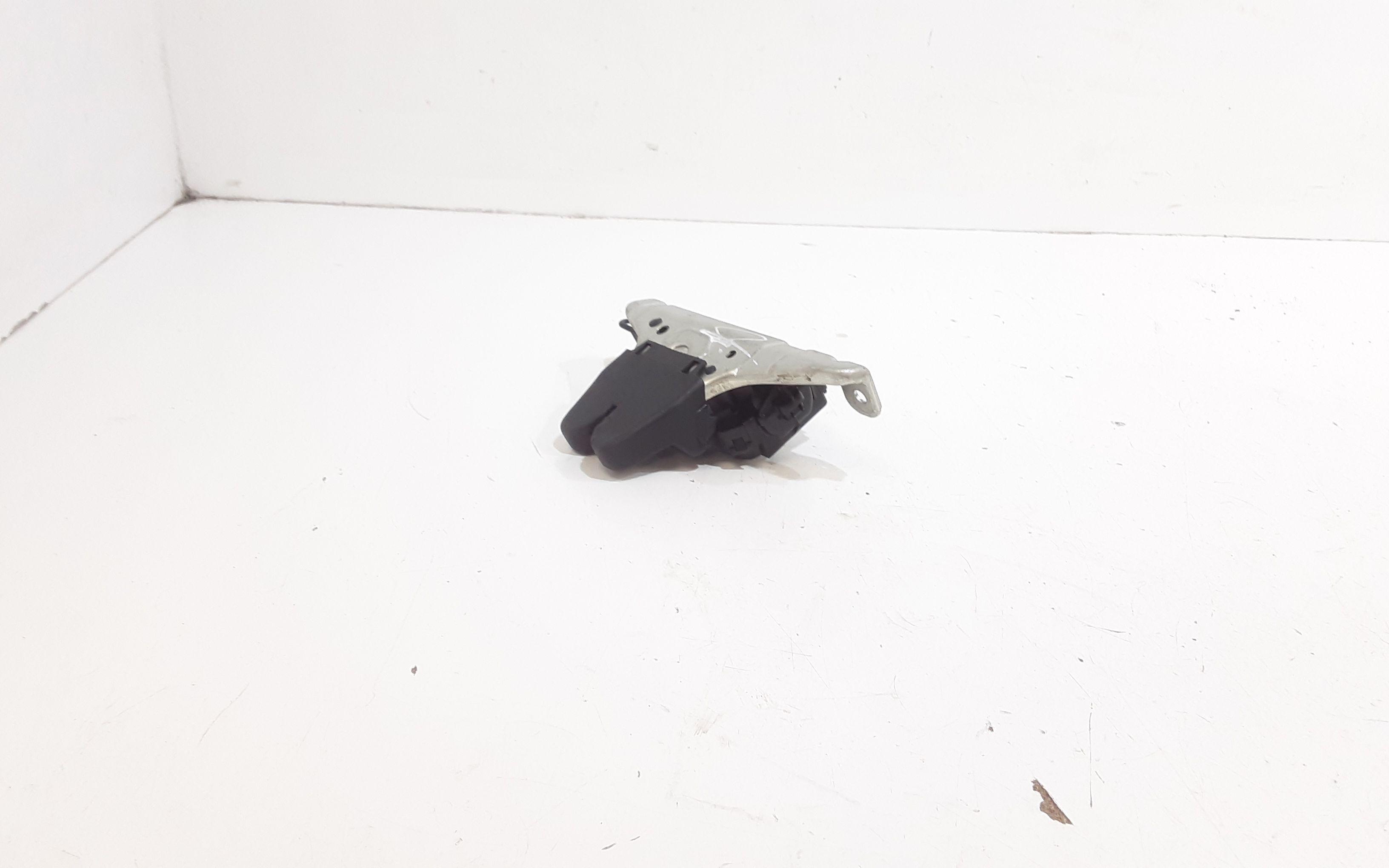 Serratura Cofano Post. A1177500085 Usato