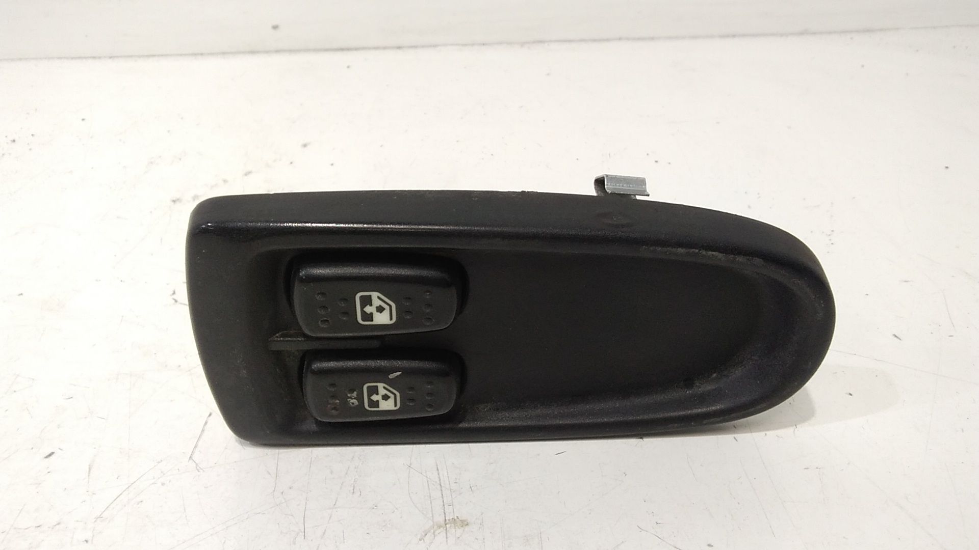 Interruttore Alzacristalli Porta Ant. Sinistro 5801484225 Usato