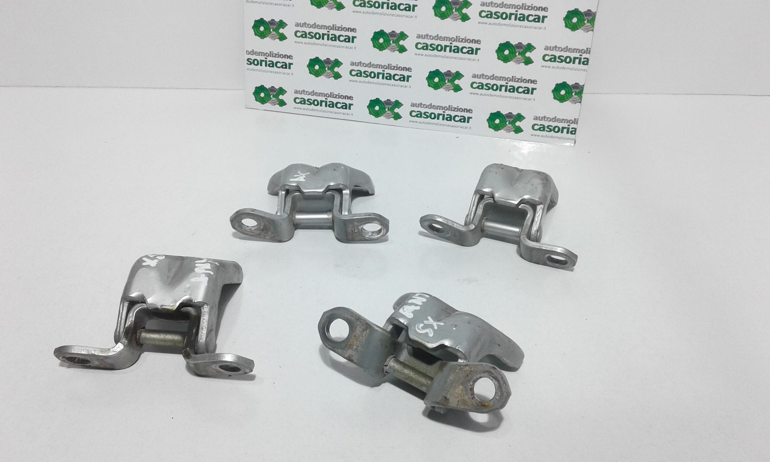 Cerniera Porta Ant. Destro,cerniera Porta Ant.sinistro, Cerniera Porta Post. Destro, Cerniera Porta Post. Sinistro Usato