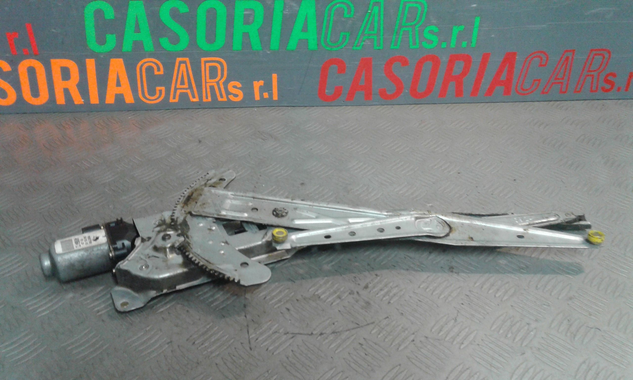 Alzacristallo Porta Ant. Destro 8200157006 Usato