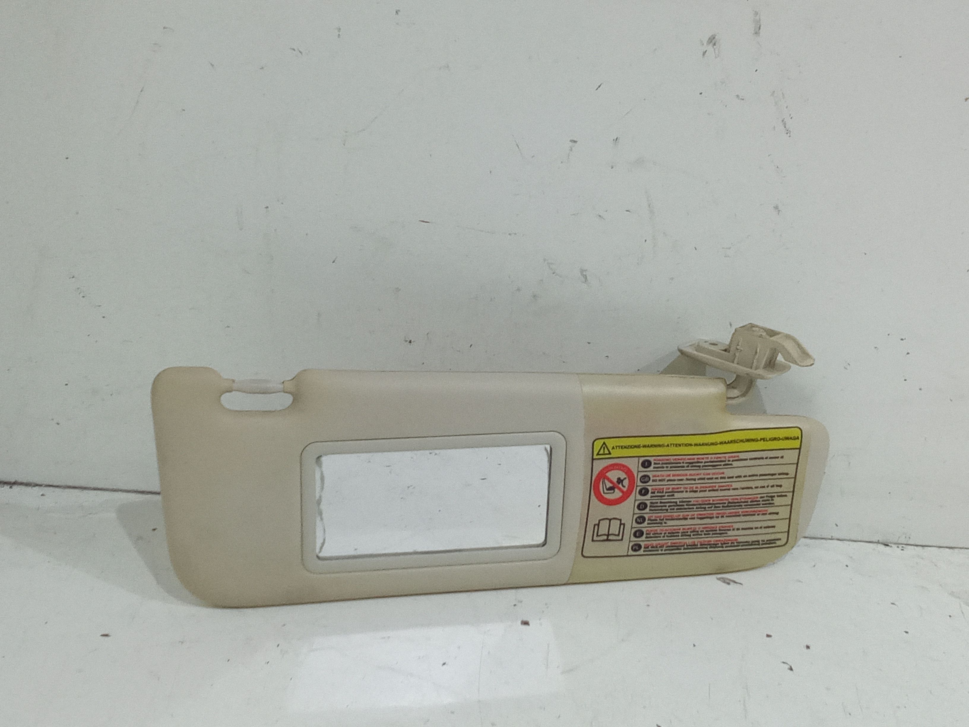 Aletta Parasole Parabrezza Destro 735452613 Usato