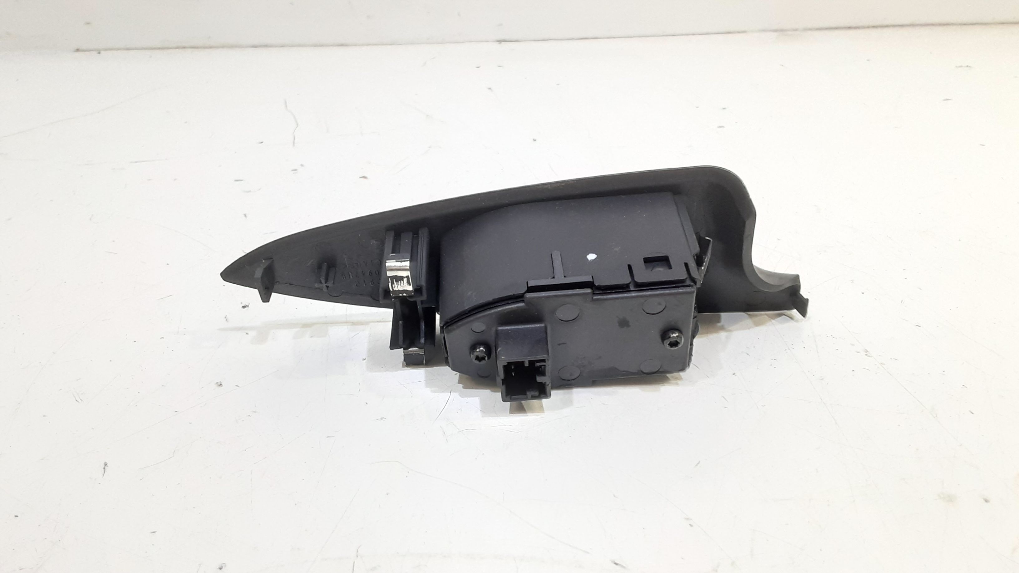 Interruttore Alzacristalli Porta Post. Destro 156150332 Usato