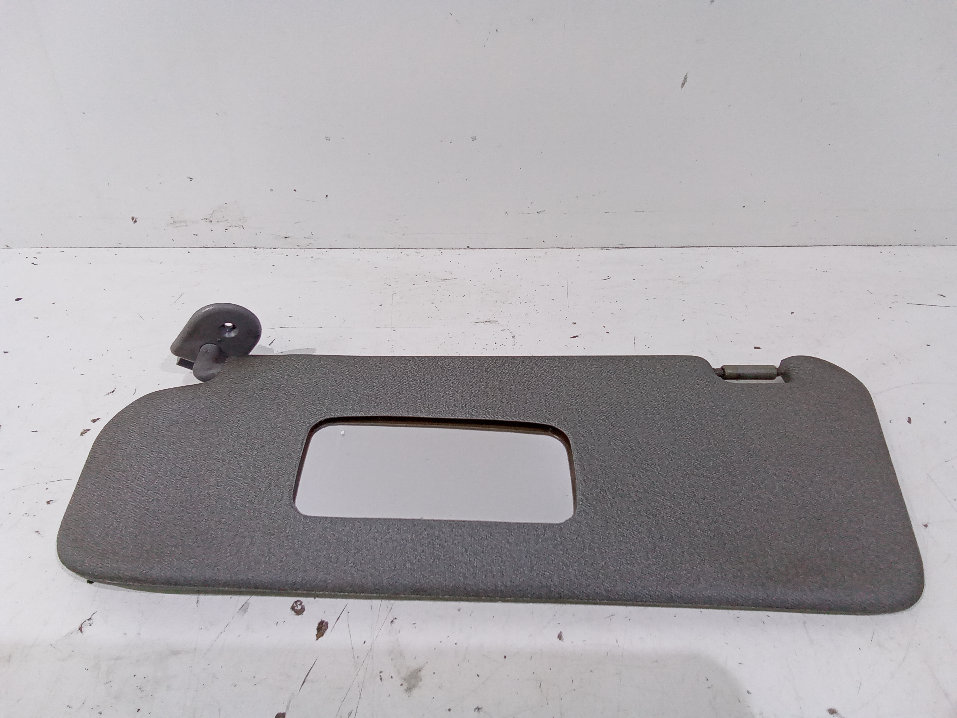 Aletta Parasole Parabrezza Sinistro 96537730 Usato