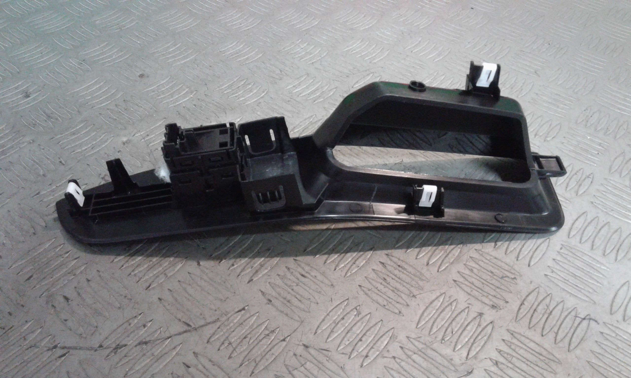 Interruttore Alzacristalli Porta Post. Sinistro 2145450 Usato