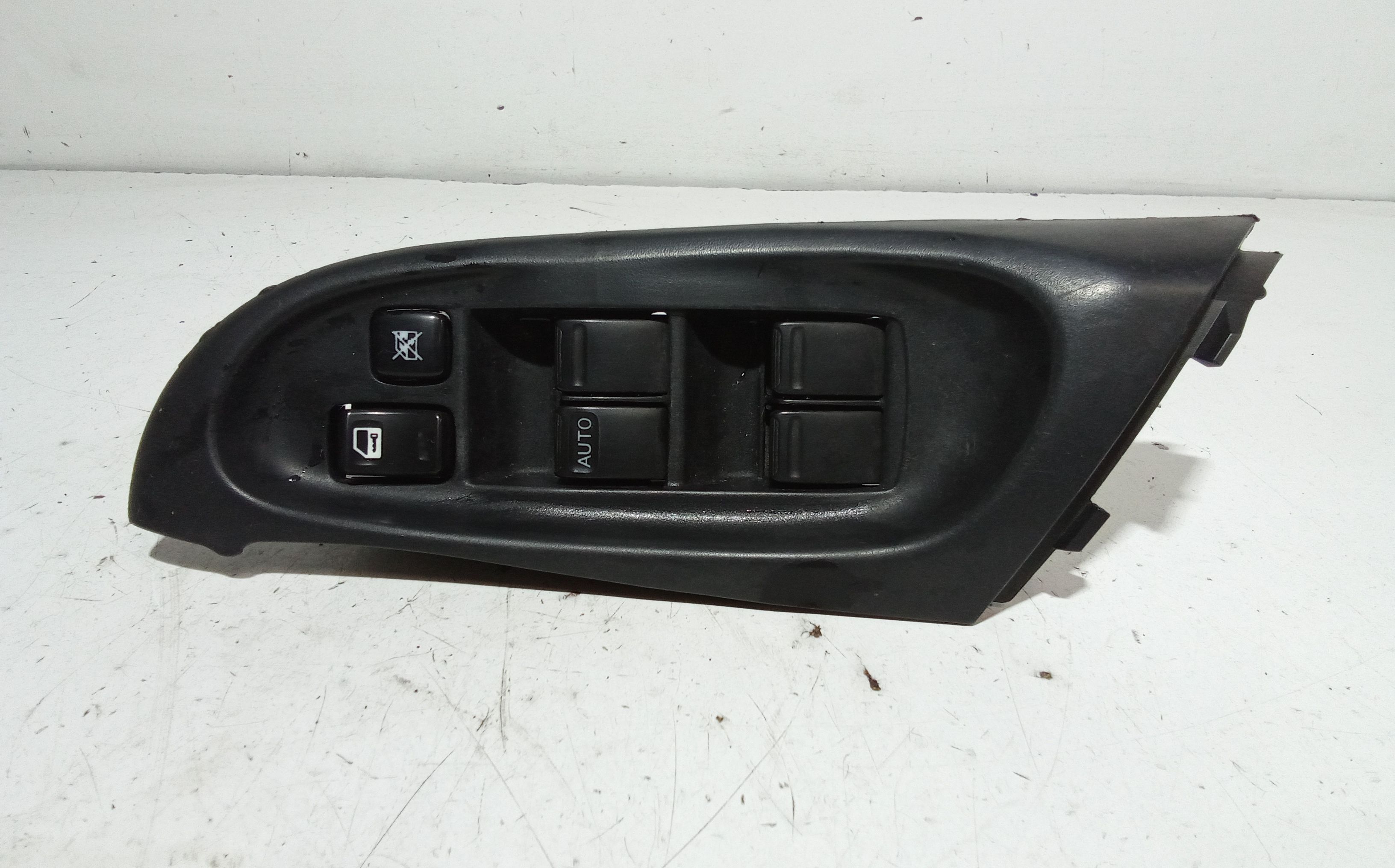 Interruttore Alzacristalli Porta Ant. Sinistro Usato