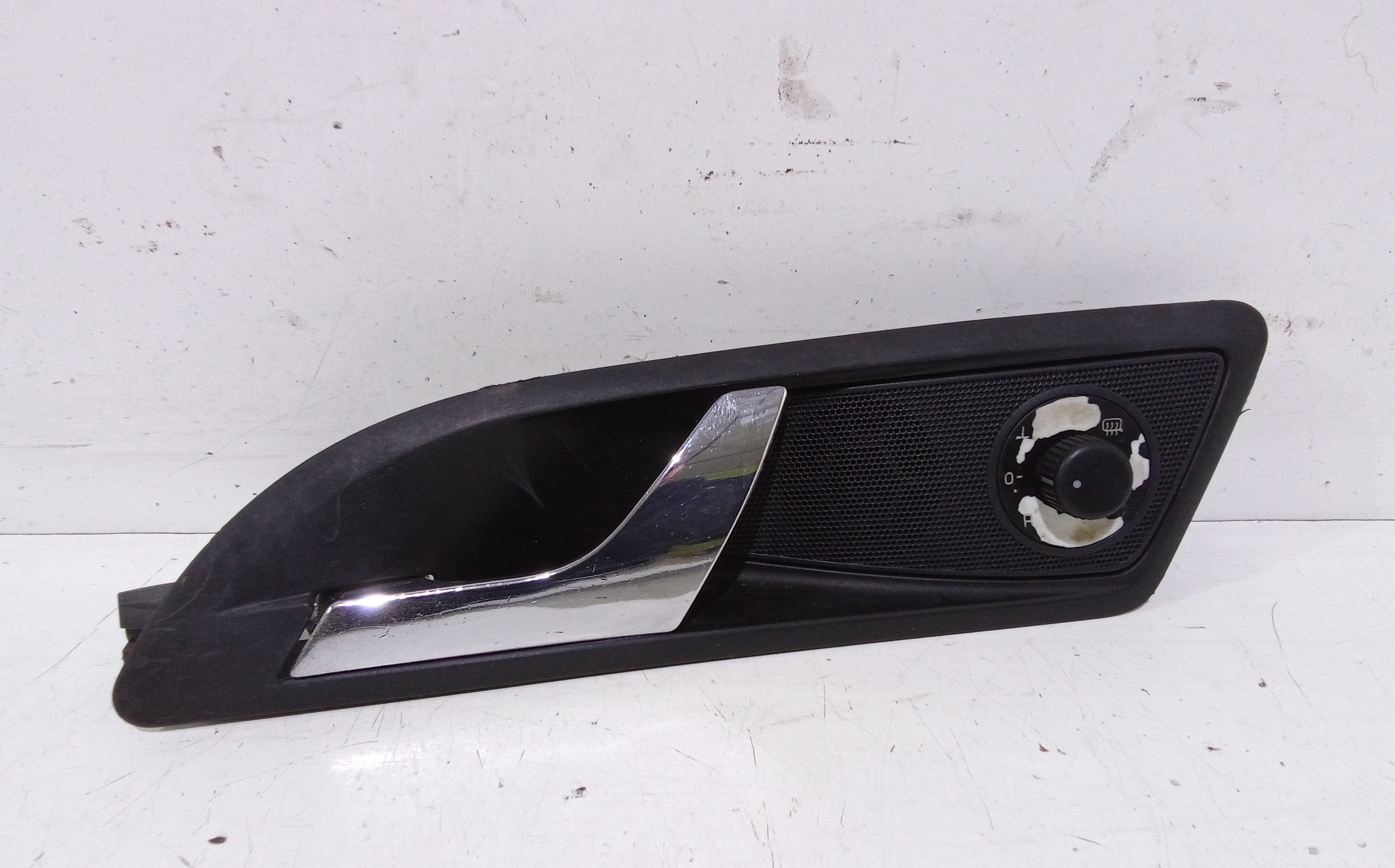 Maniglia Int. Apertura Porta Ant. Sinistro 1Z0837221739 Usato