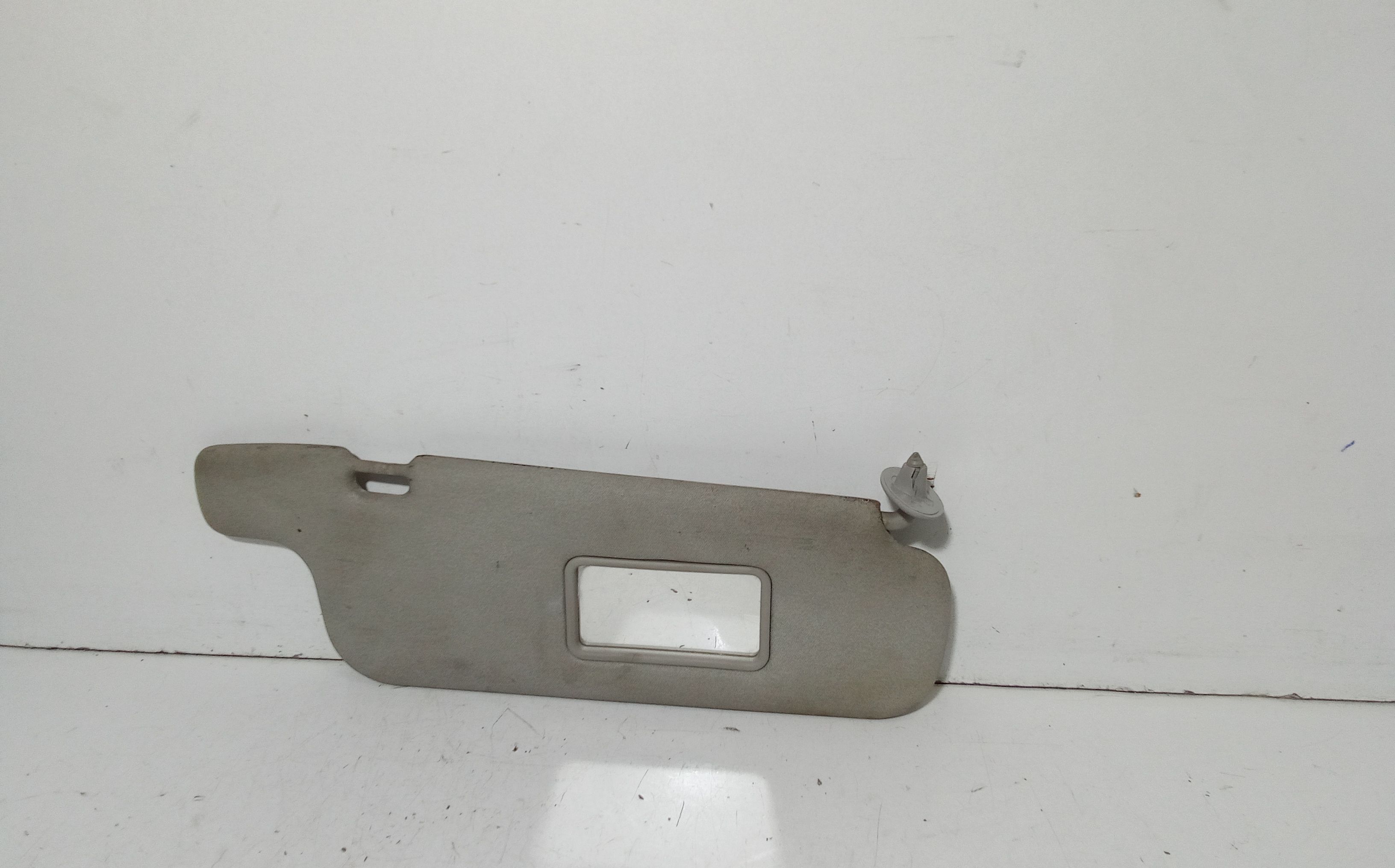 Aletta Parasole Parabrezza Destro 7431052041B0 Usato