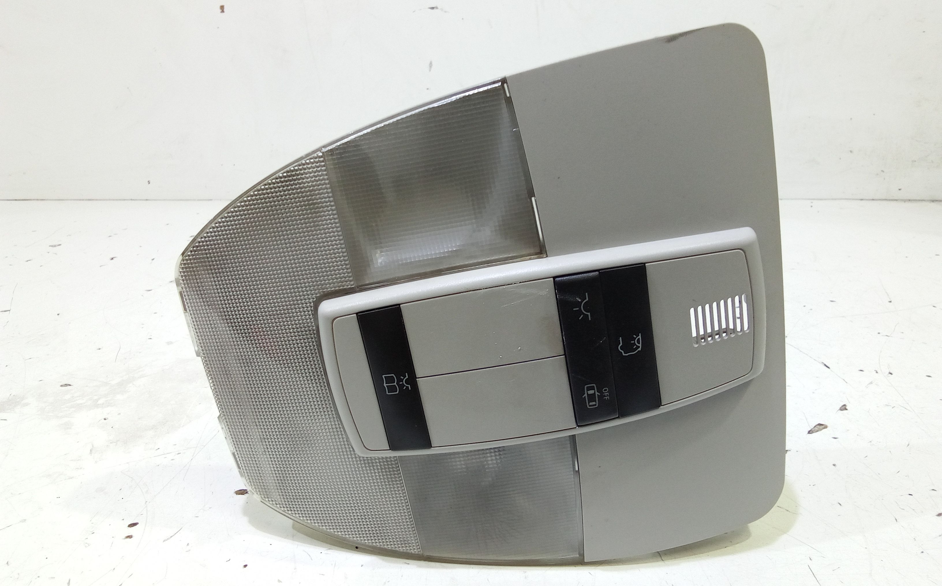 Luce Cortesia Ant. Tetto A16982039017H52 Usato