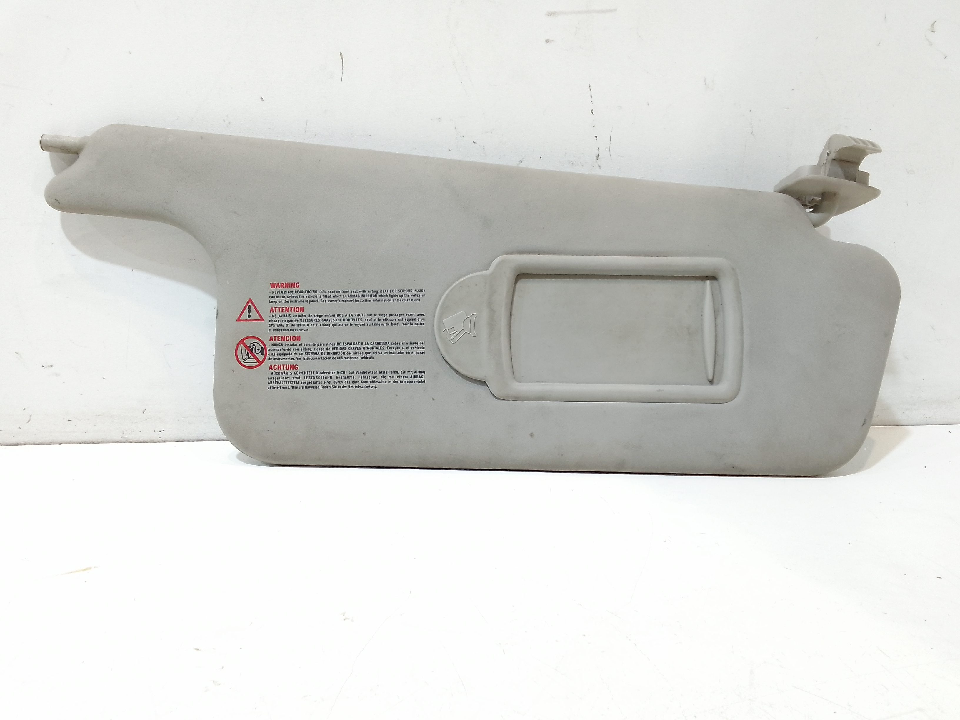 Aletta Parasole Parabrezza Destro 8200246822 Usato