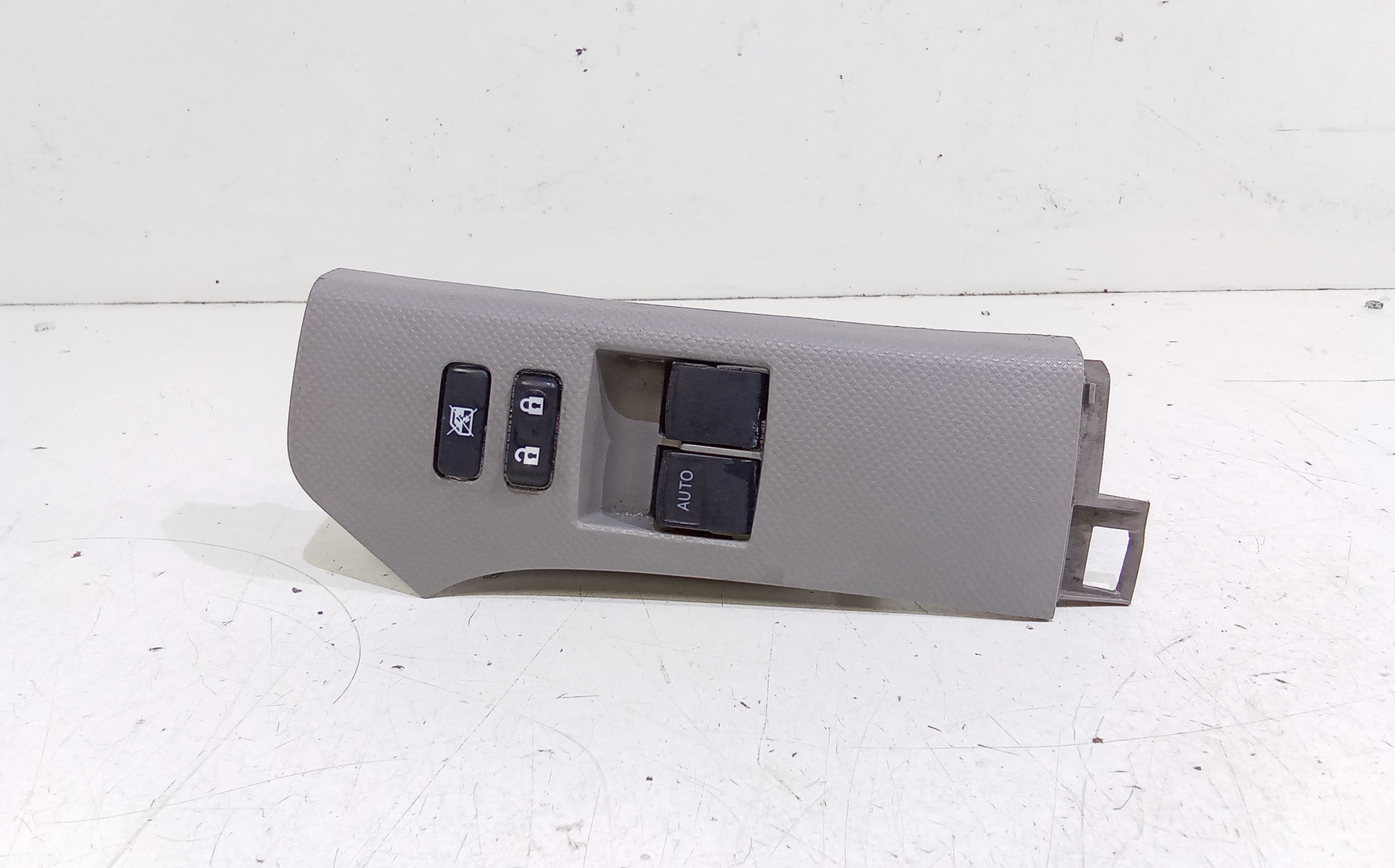 Interruttore Alzacristalli Porta Ant. Sinistro Usato