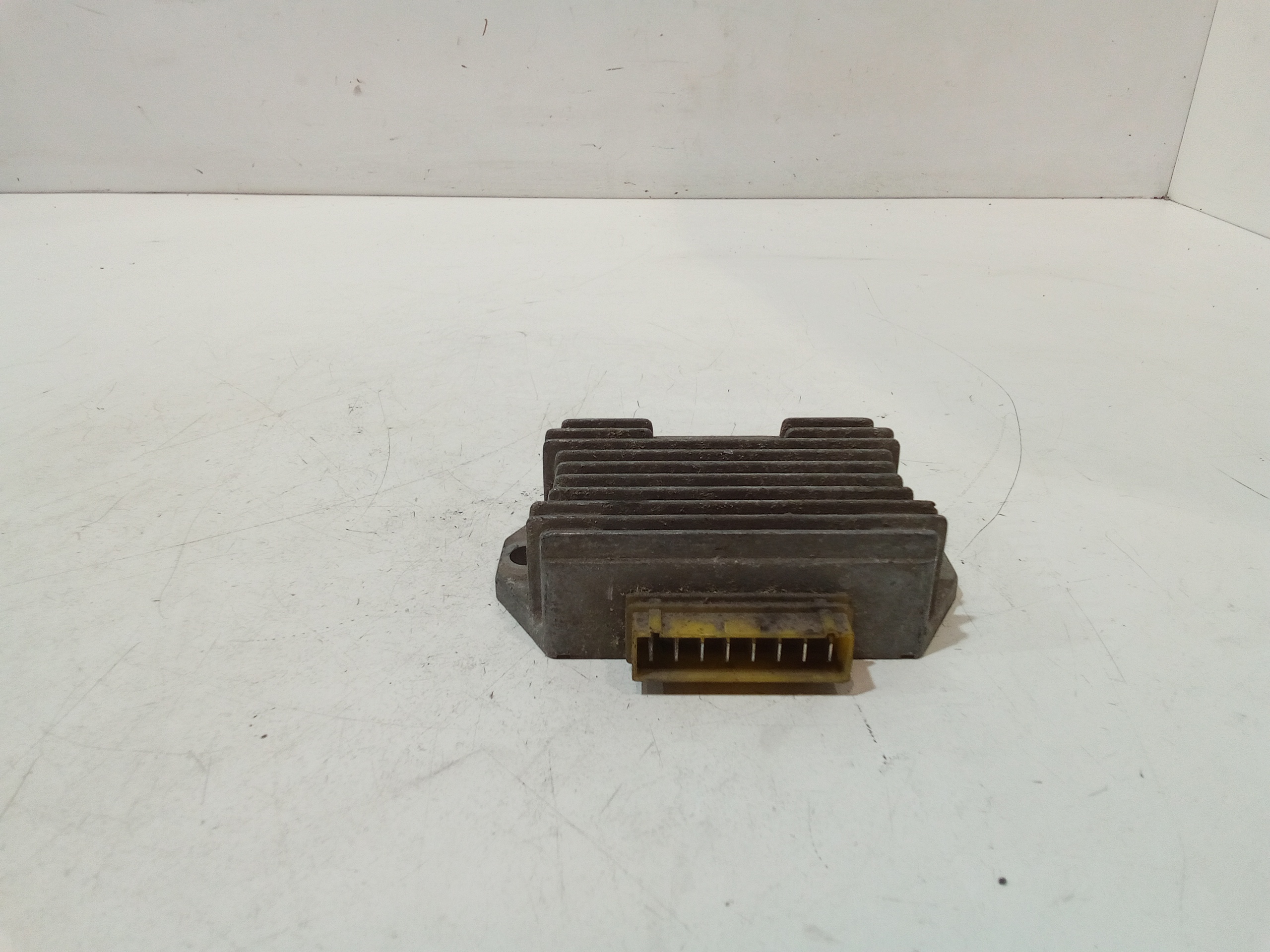 Regolatore Tensione Usato