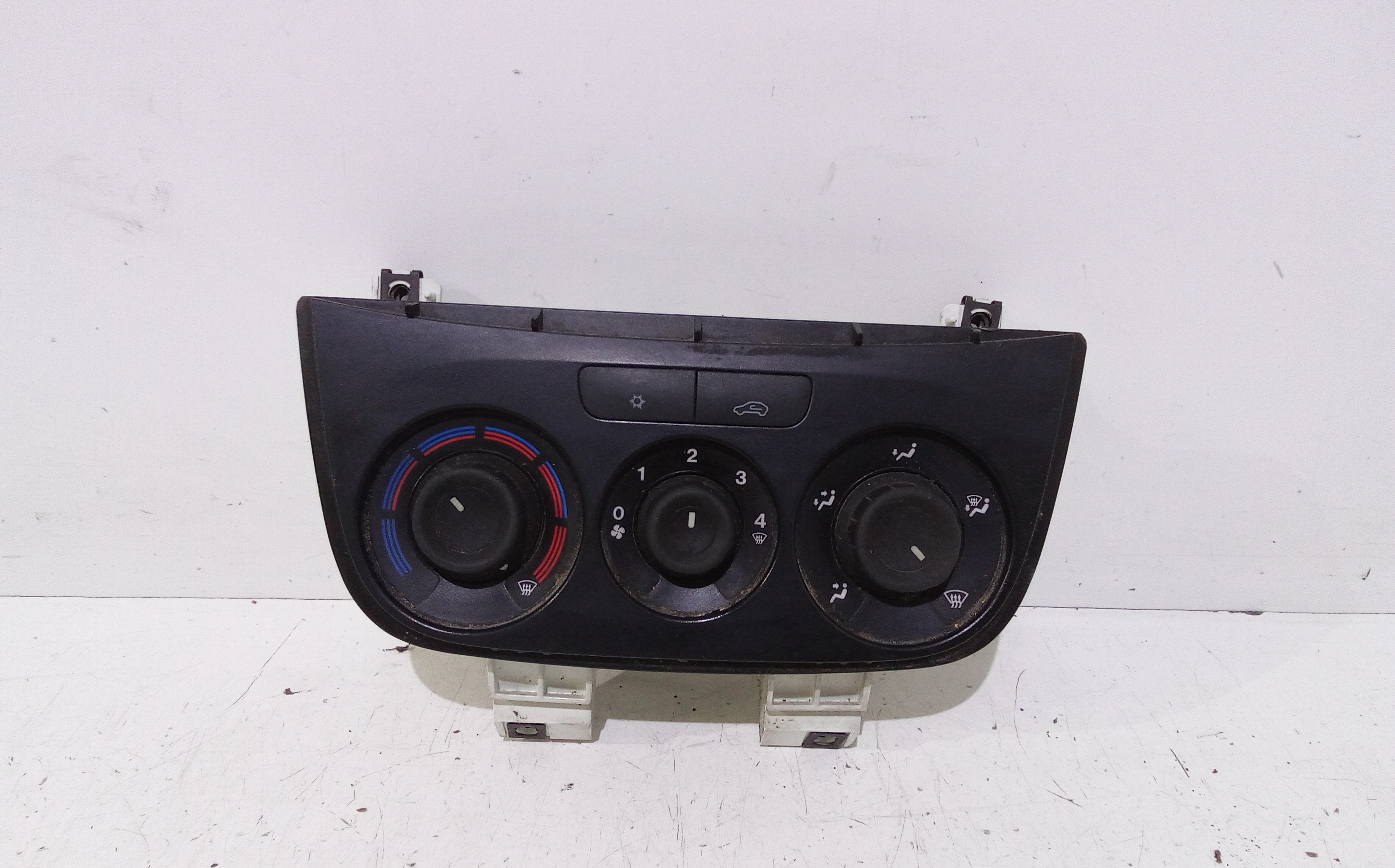 Blocco Comando Climatizzazione 735498549 Usato