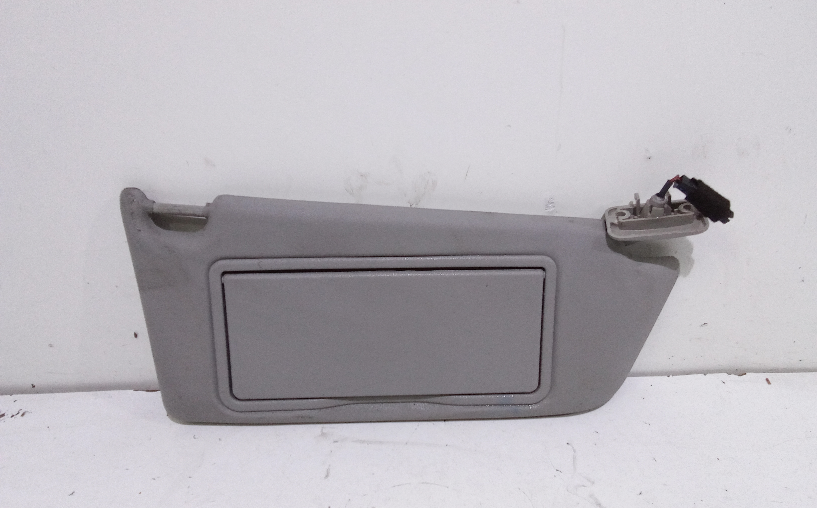 Aletta Parasole Parabrezza Destro 13113045 Usato