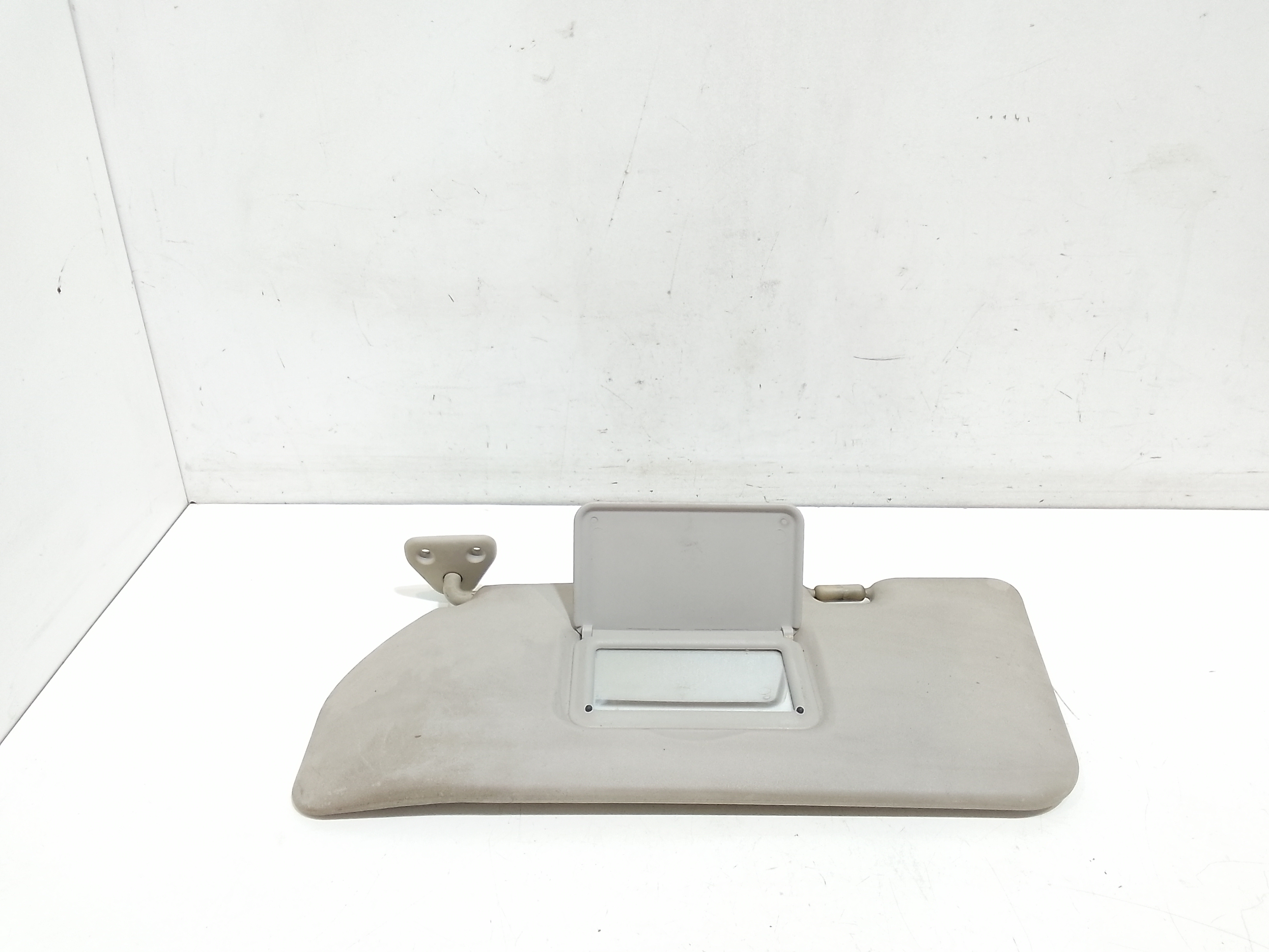 Aletta Parasole Parabrezza Sinistro 96401BM470 Usato