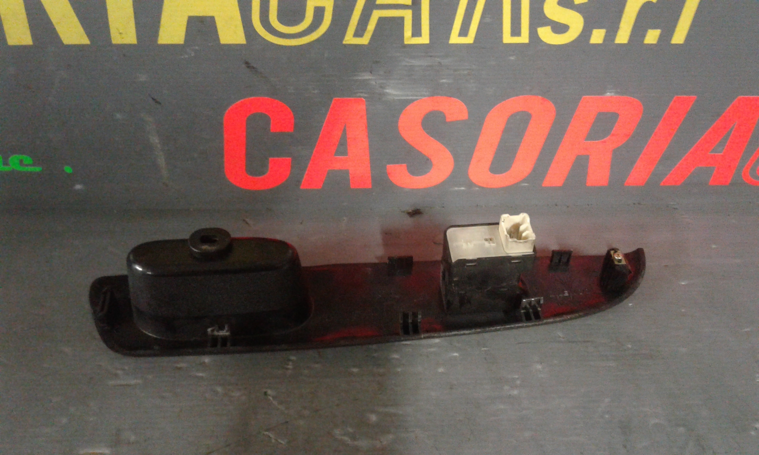 Interruttore Alzacristalli Porta Ant. Destro Usato