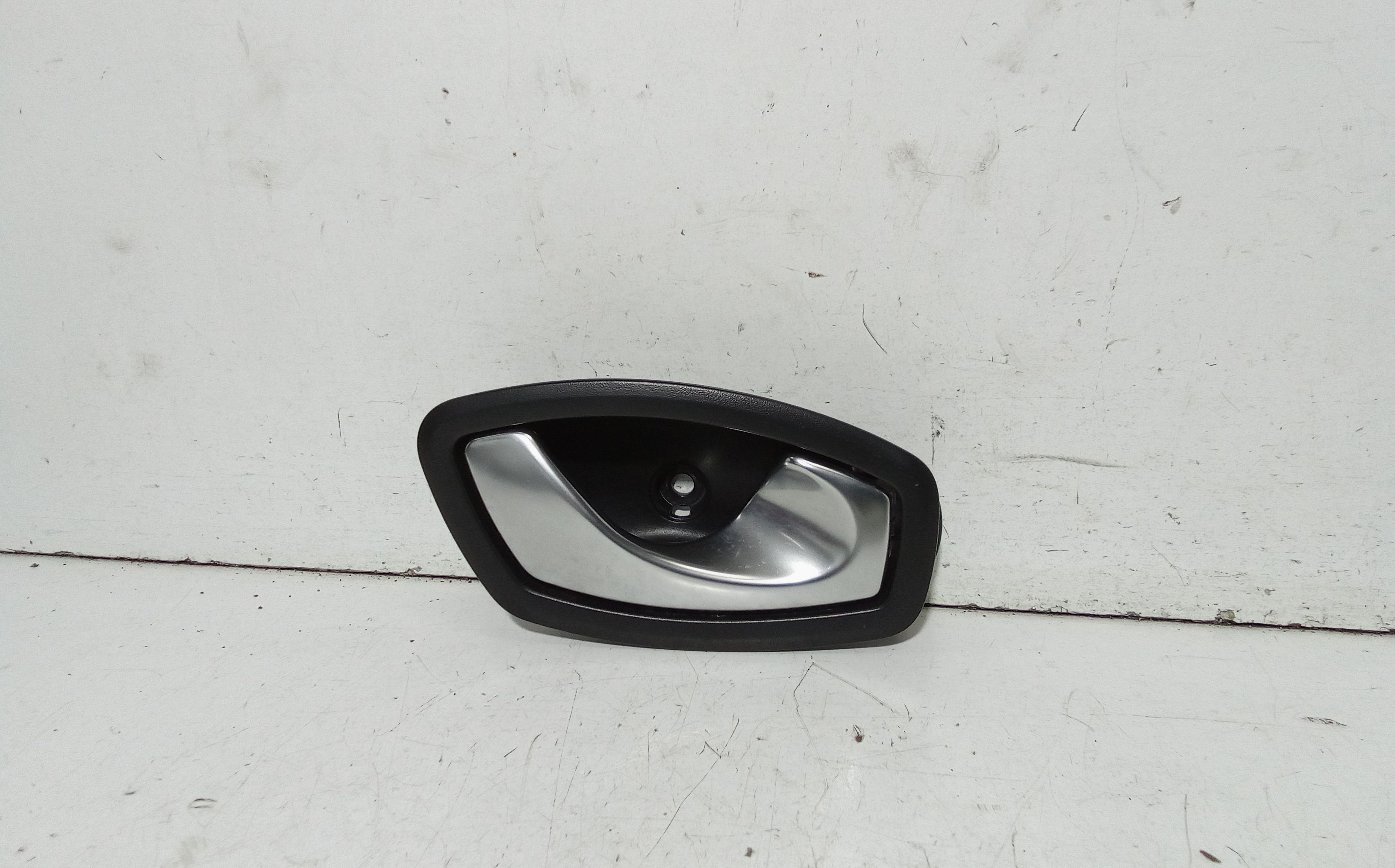 Maniglia Int. Apertura Porta Ant. Destro Usato