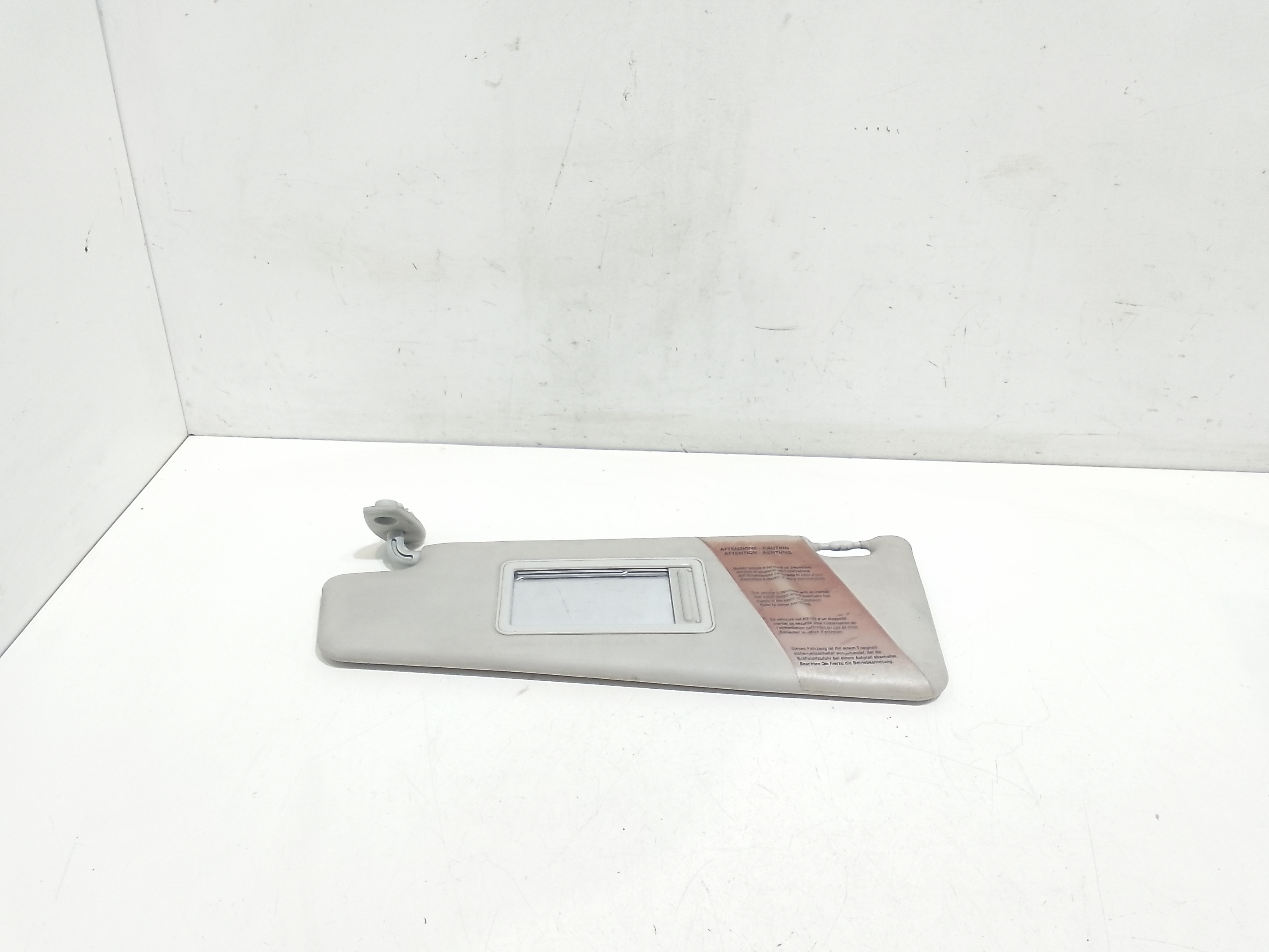 Aletta Parasole Parabrezza Sinistro 735361679 Usato