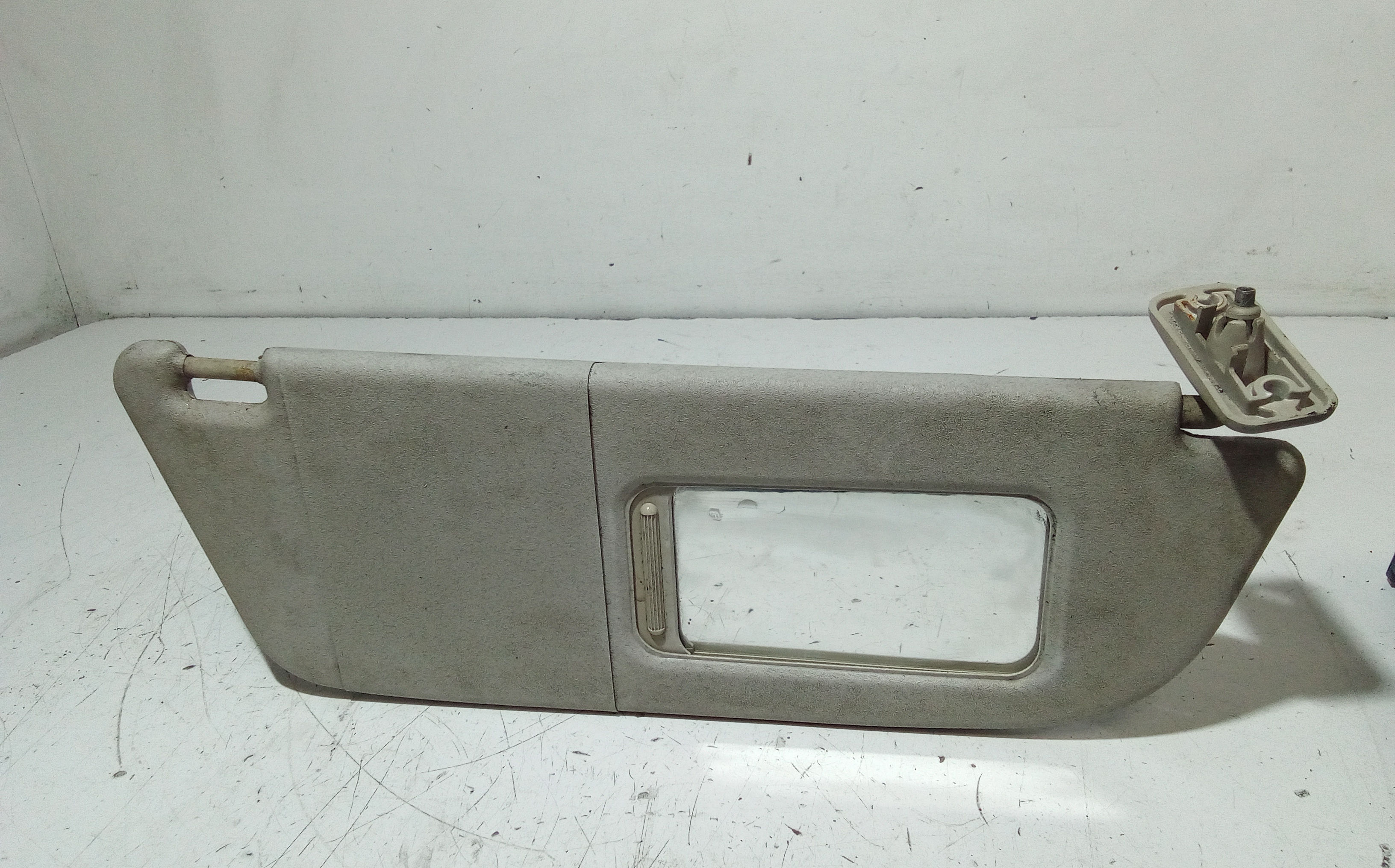 Aletta Parasole Parabrezza Destro 24409344 Usato