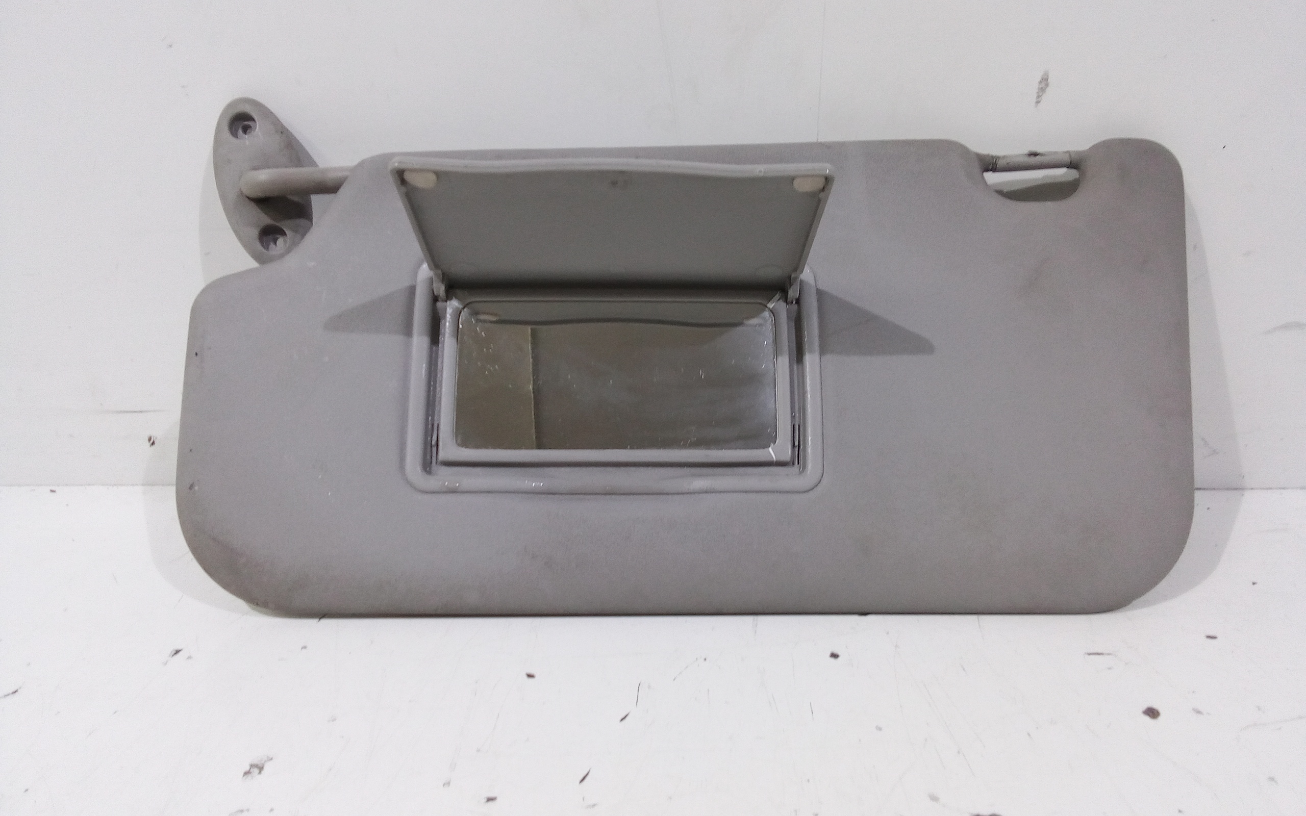 Aletta Parasole Parabrezza Sinistro 1624479 Usato