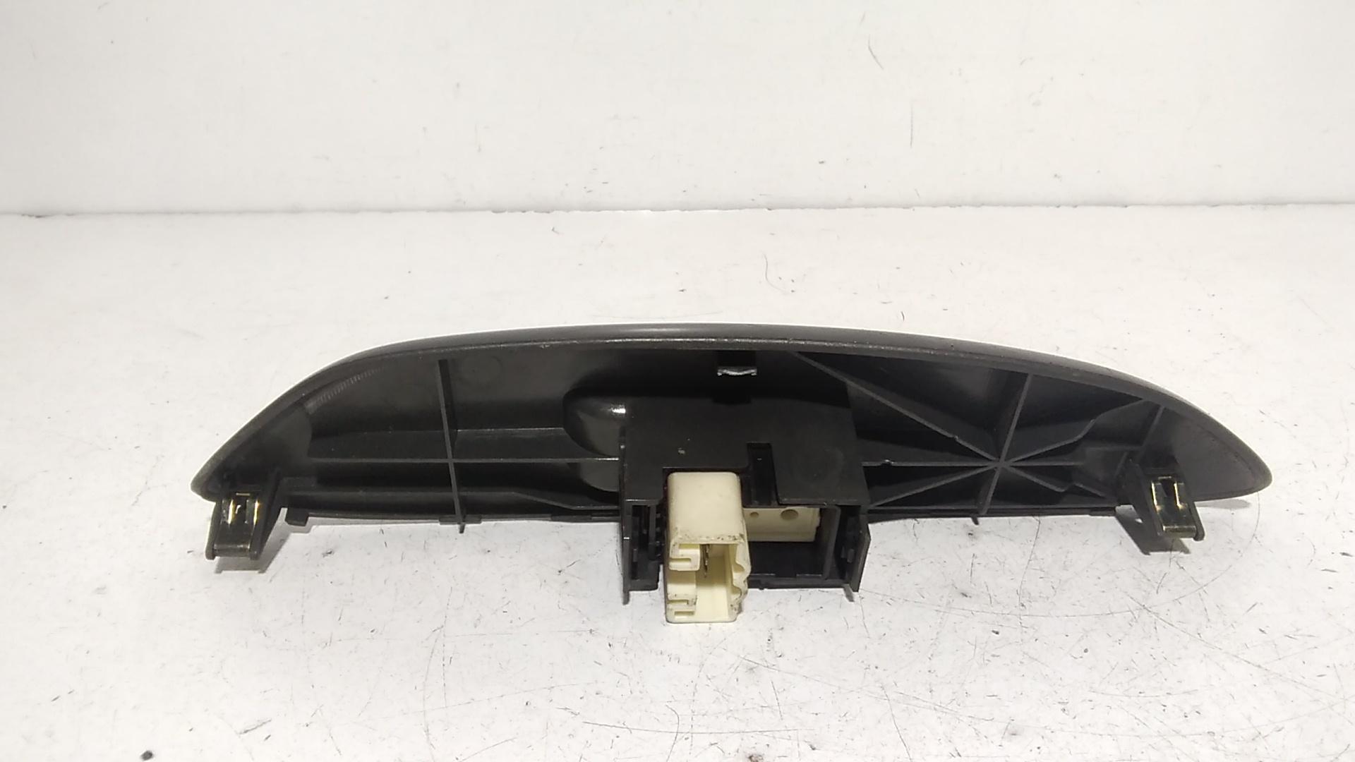 Interruttore Alzacristalli Porta Ant. Destro 8481012080 Usato