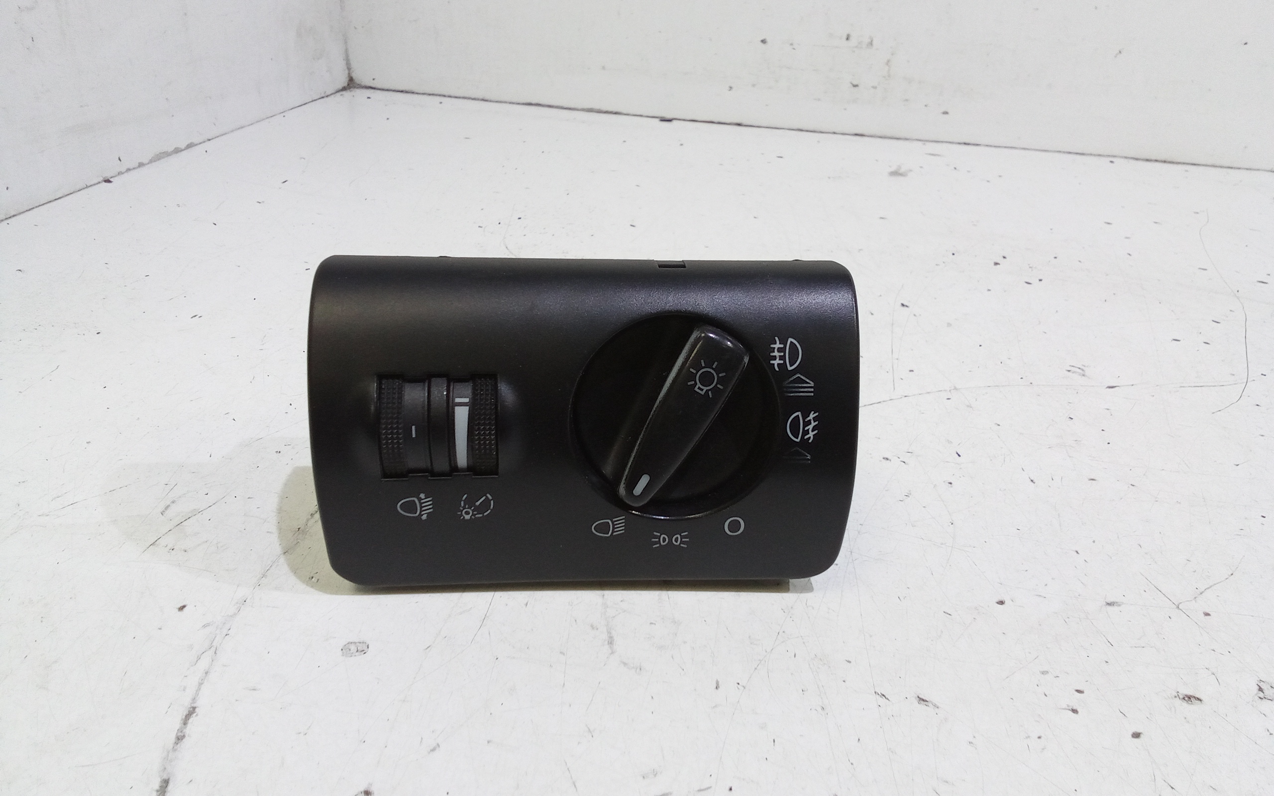 Interruttore Blocco Comando Luci 8L0953513G01C Usato