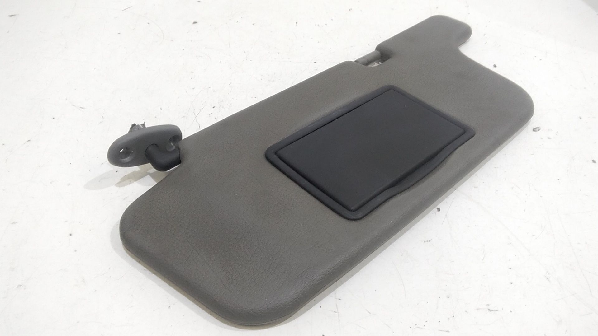 Aletta Parasole Parabrezza Sinistro 964011F514 Usato