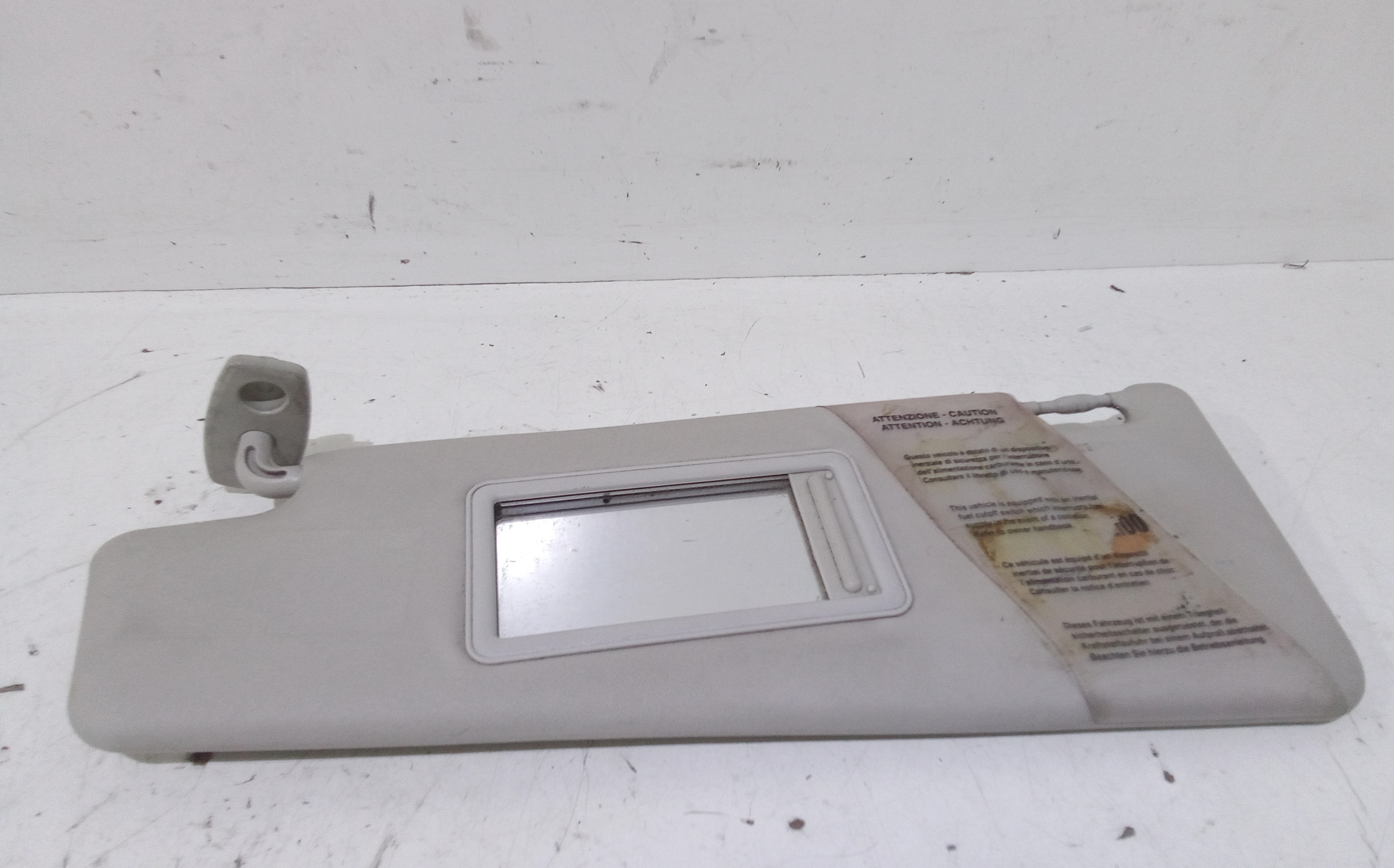 Aletta Parasole Parabrezza Sinistro 735361679 Usato