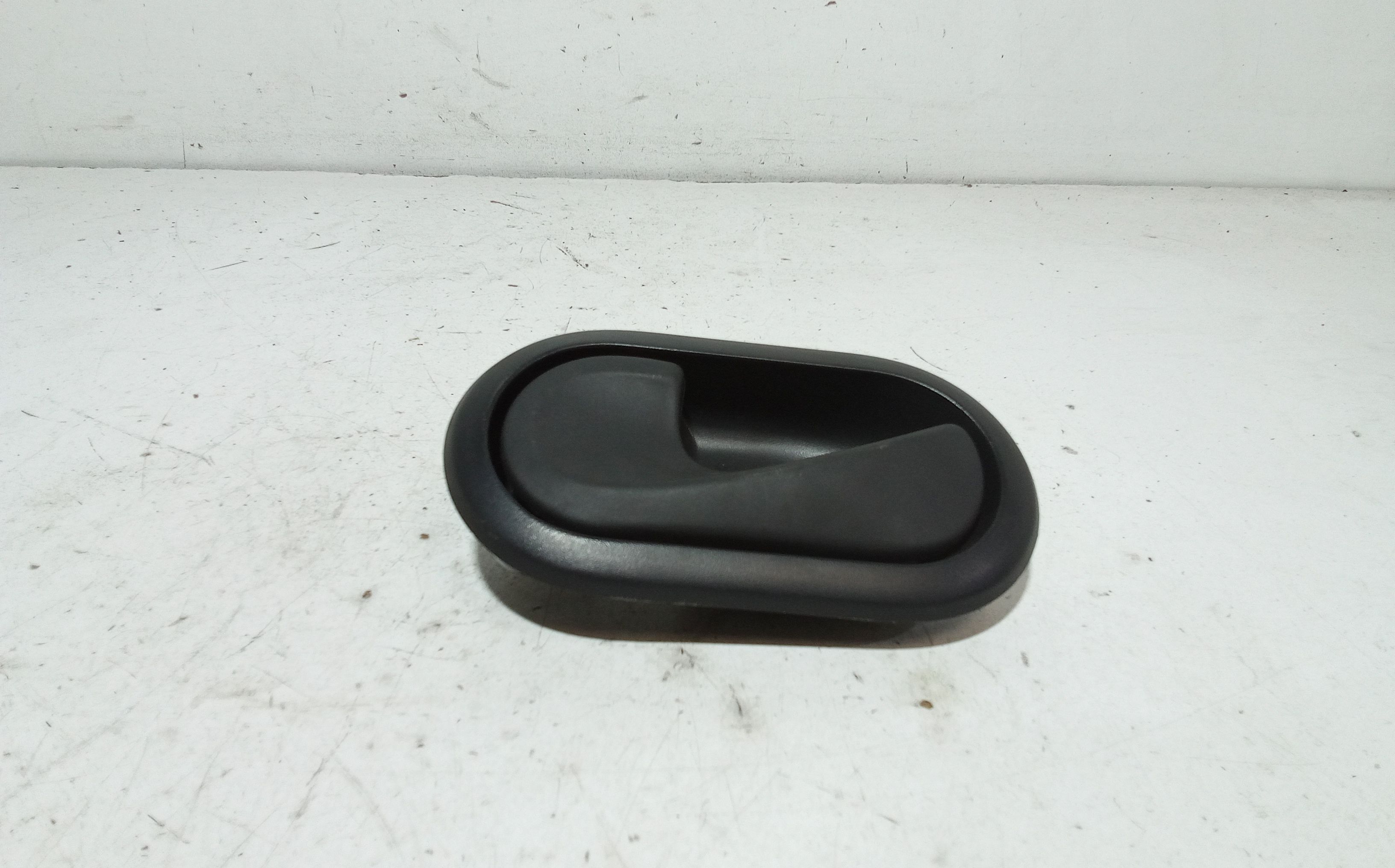 Maniglia Int. Apertura Porta Ant. Sinistro 8200733848 Usato